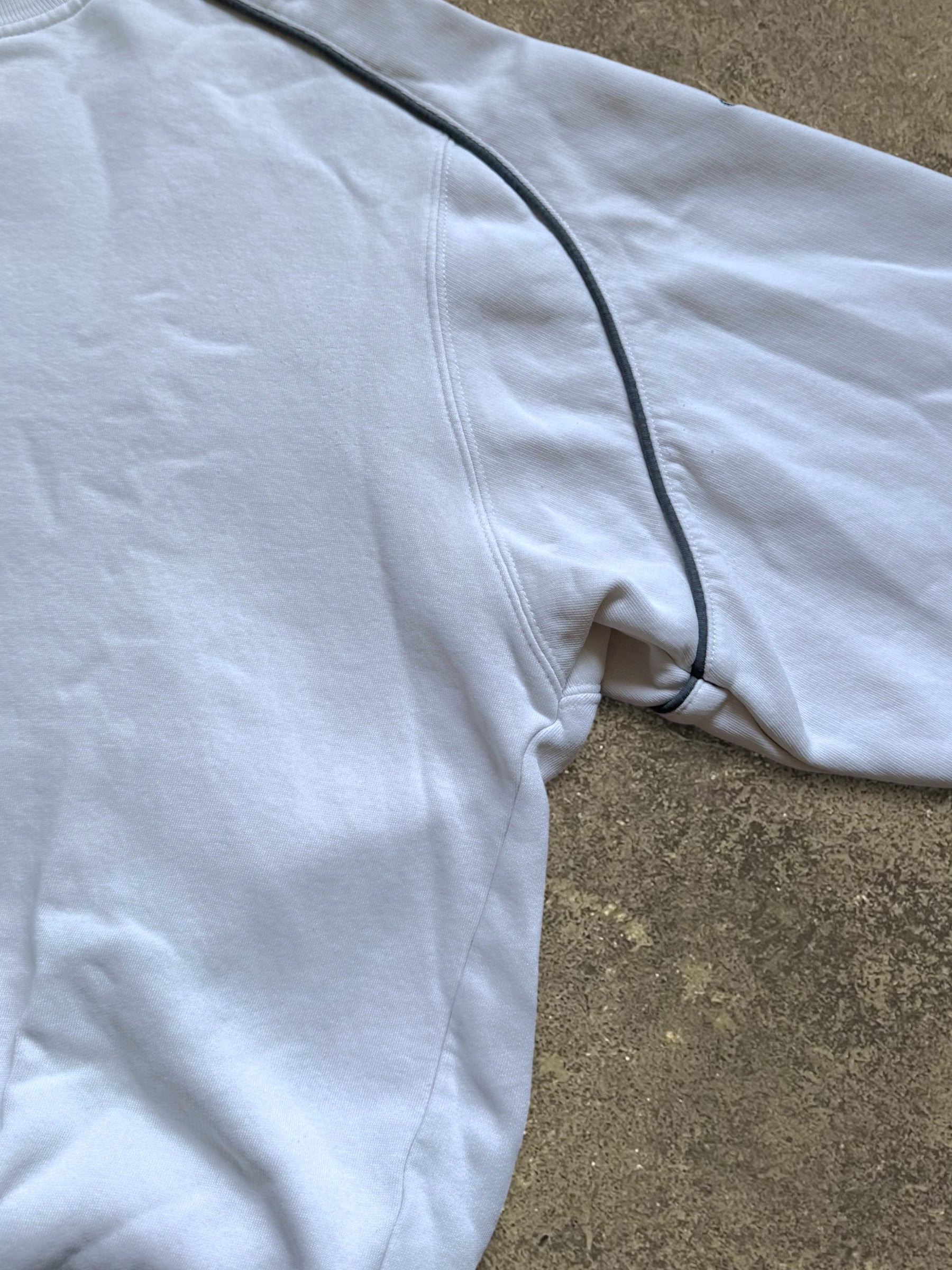 VINTAGE 00S ADIDAS SWEATSHIRT