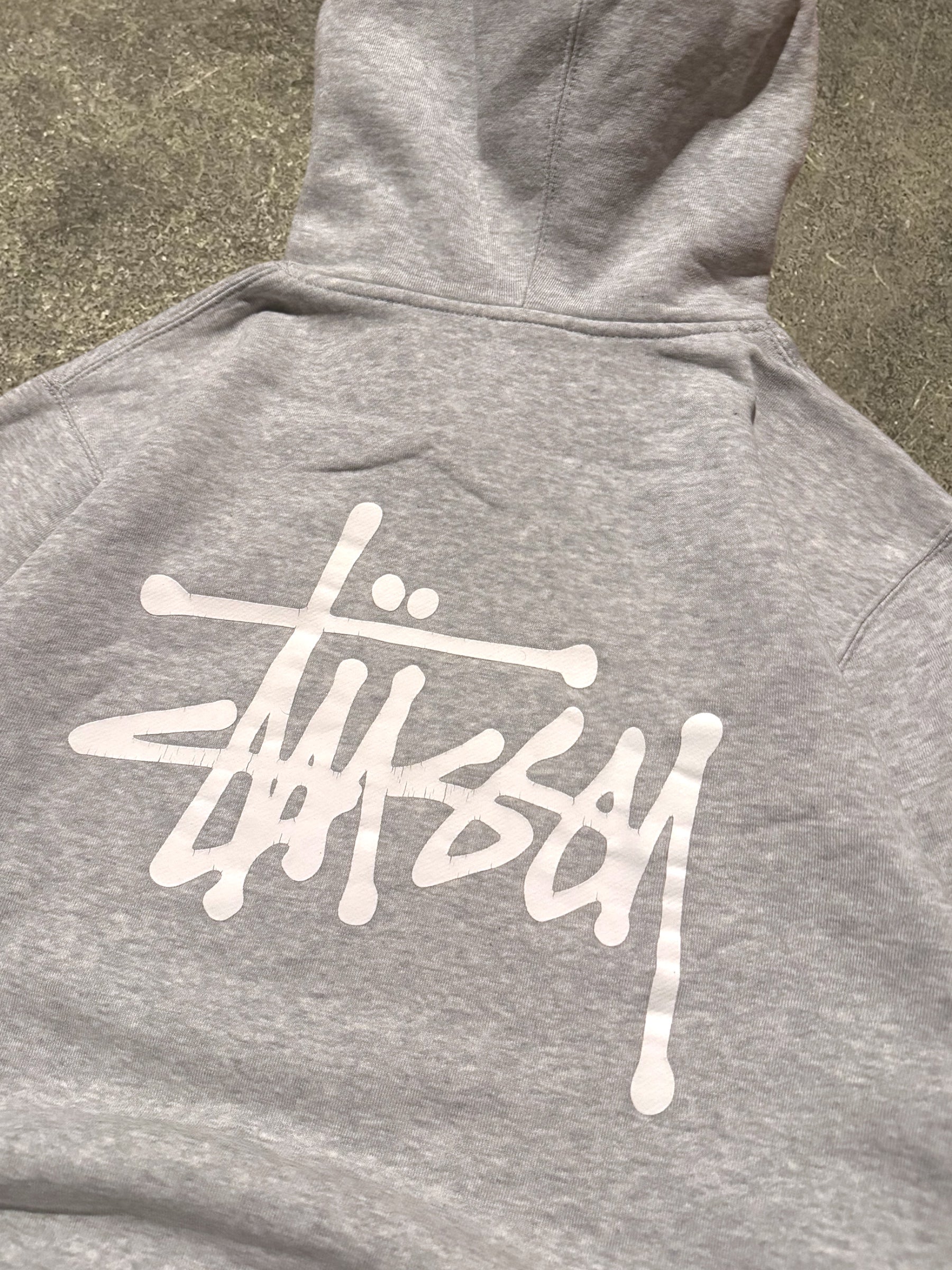 STÜSSY GREY BASIC LOGO HOODIE