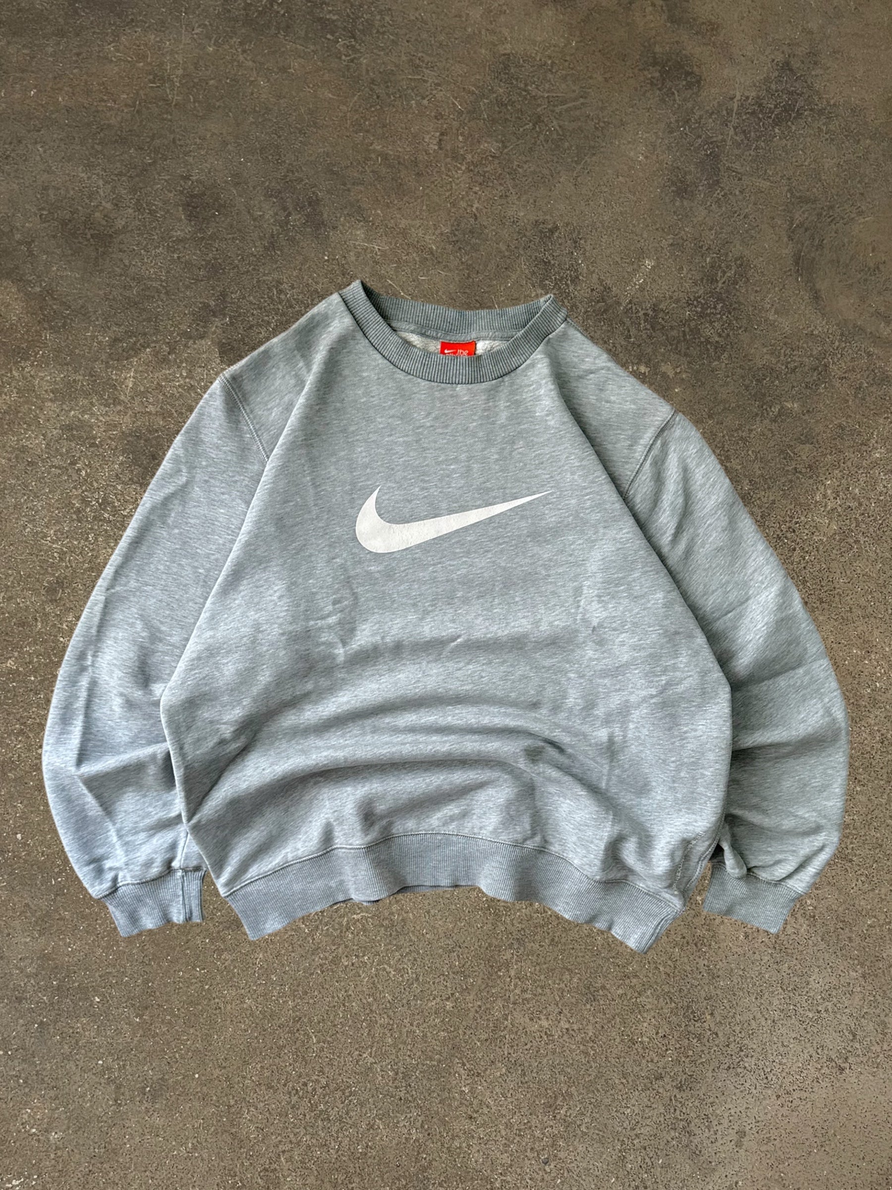 VINTAGE 00S NIKE SWEATSHIRT