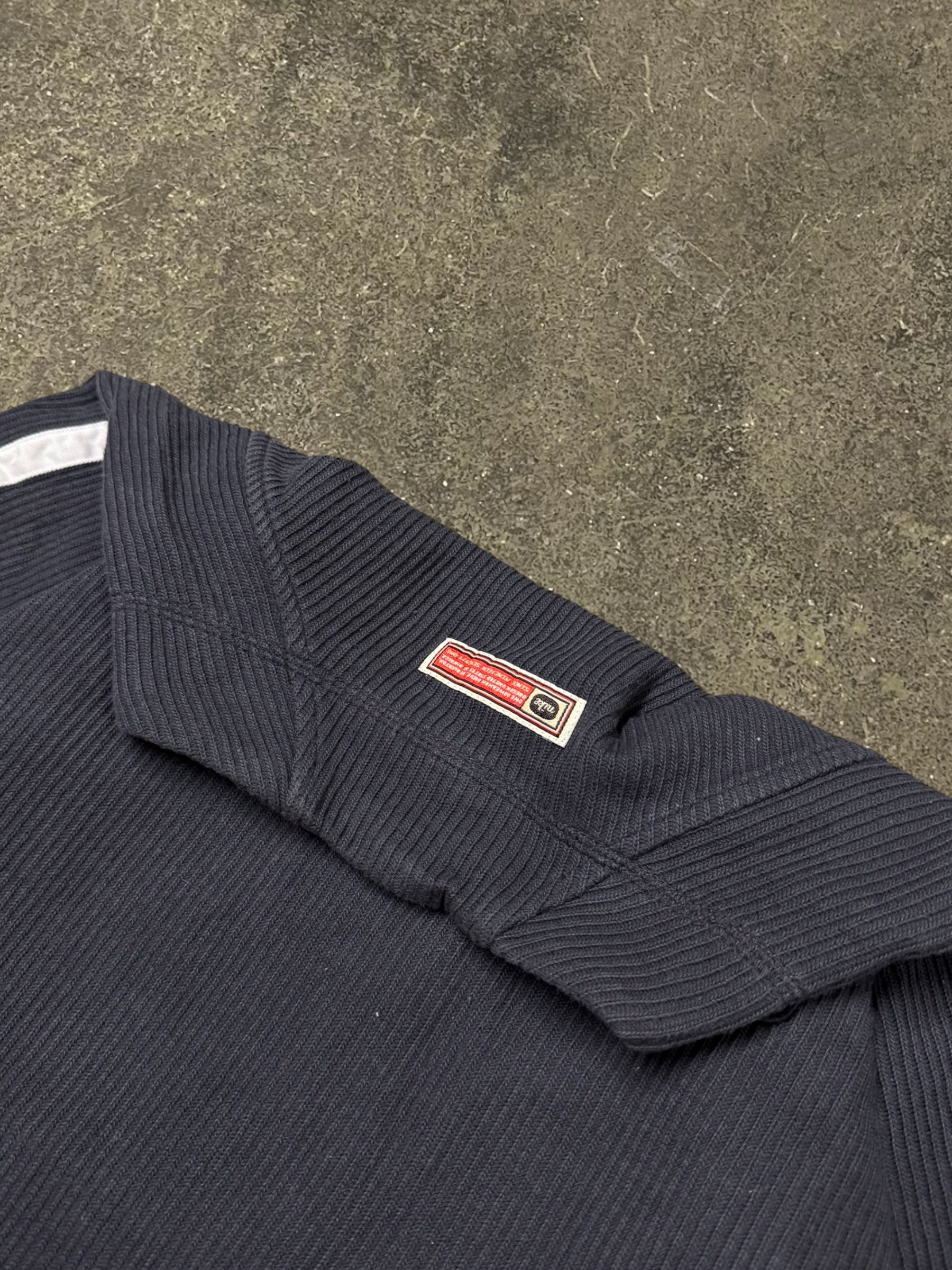 VINTAGE 00S NIKE SWEATSHIRT