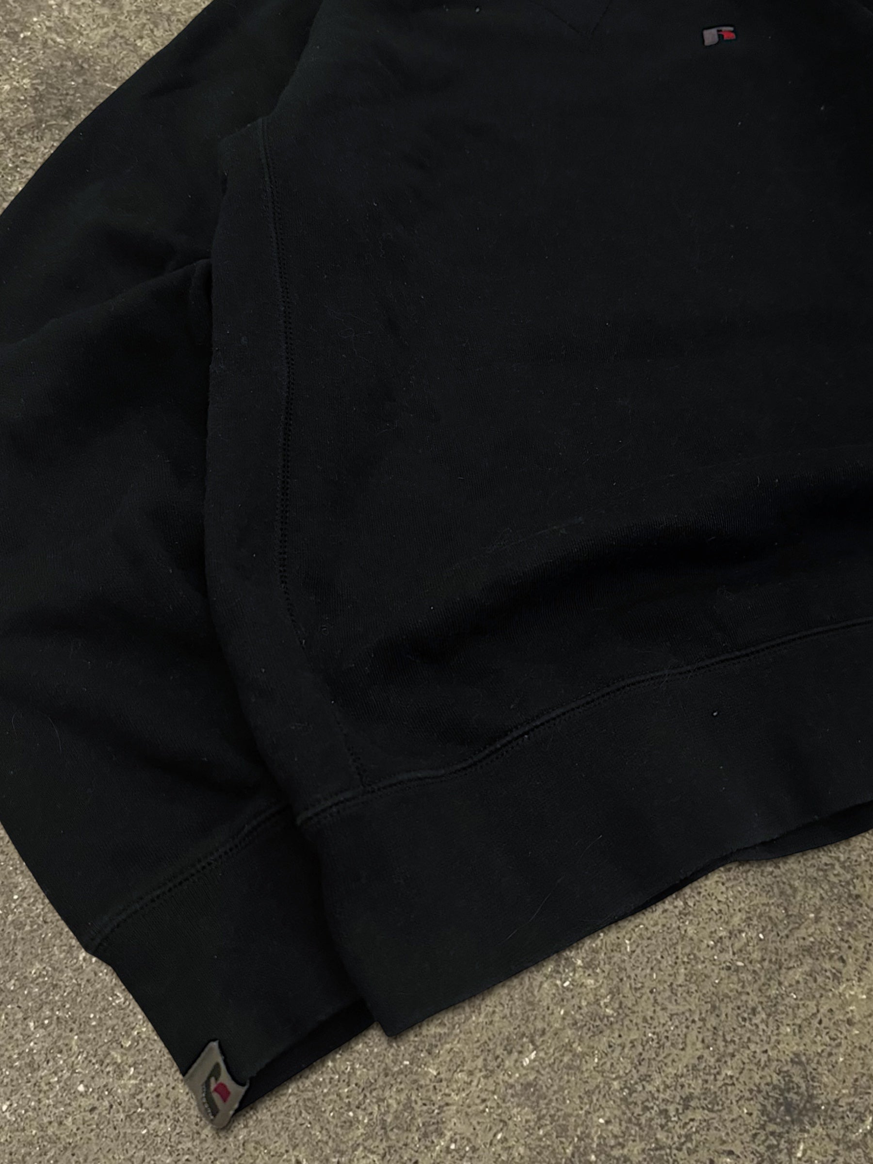 RUSSELL BLACK SWEATSHIRT