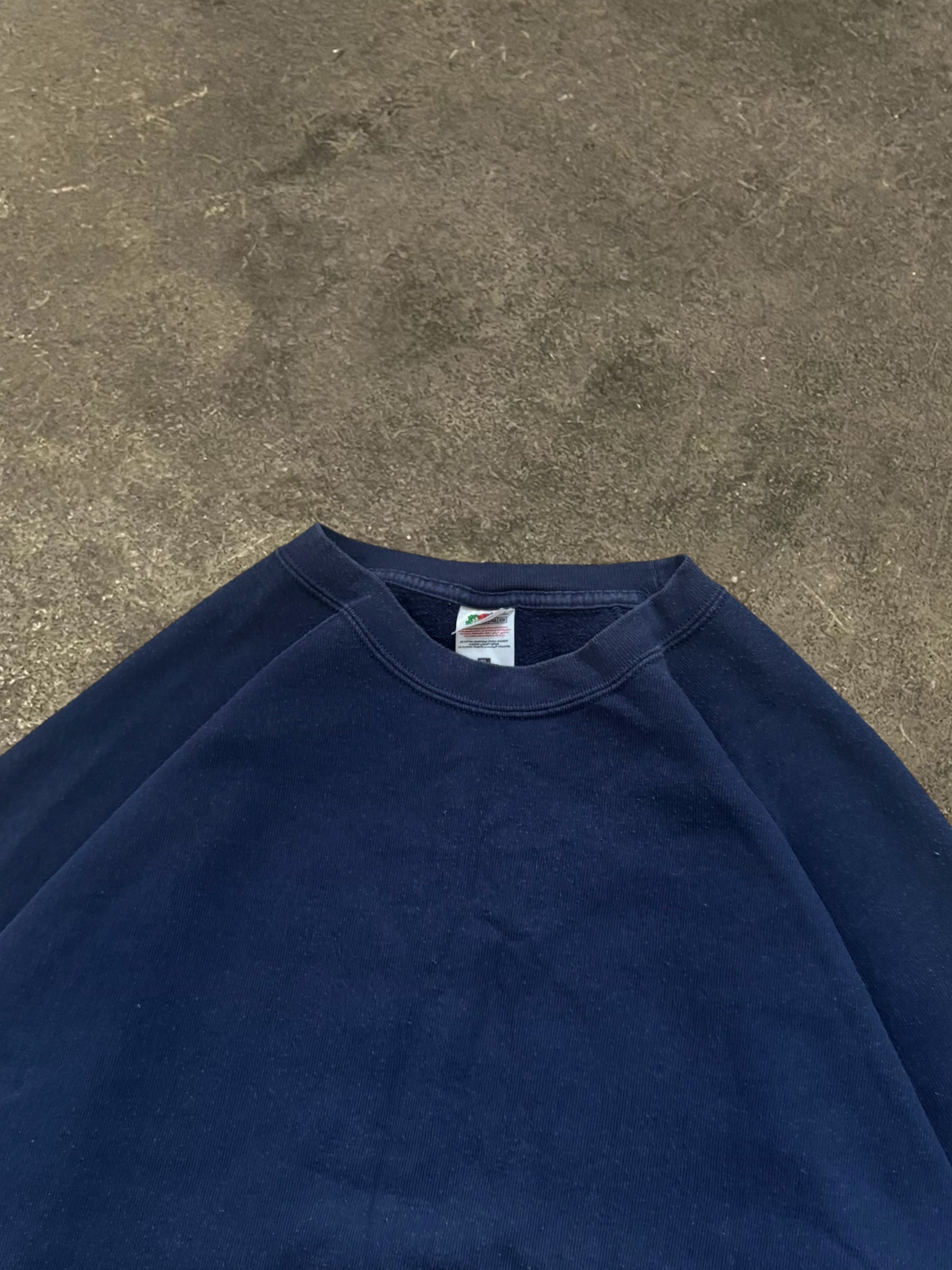 NAVY FRUIT OF THE LOOM BLANK SWEATSHIRT