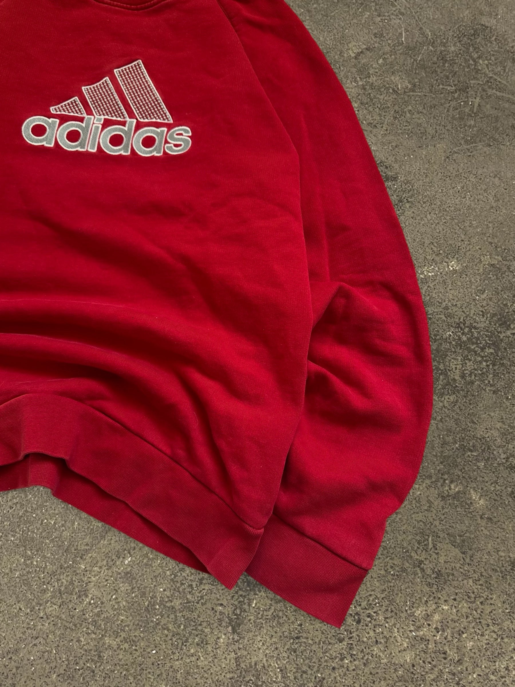 VINTAGE 00S ADIDAS SWEATSHIRT