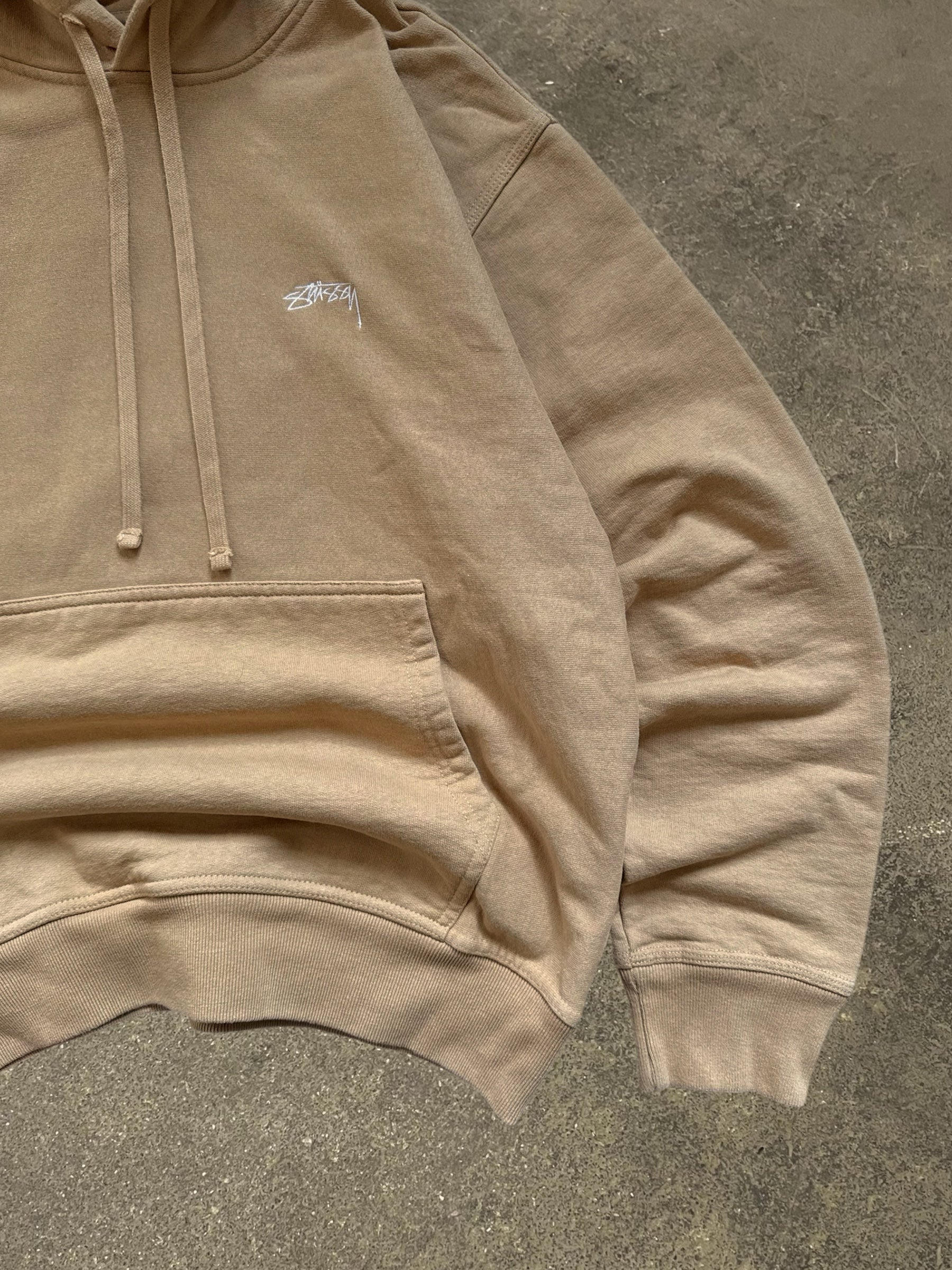 STÜSSY BEIGE APPLIQUE LOGO HOODIE