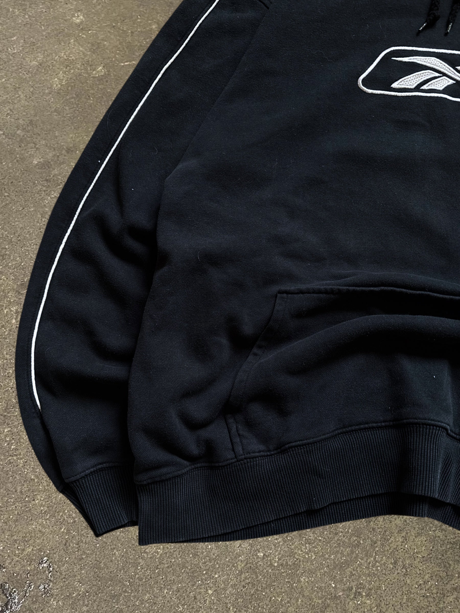 VINTAGE 90S REEBOK HOODIE