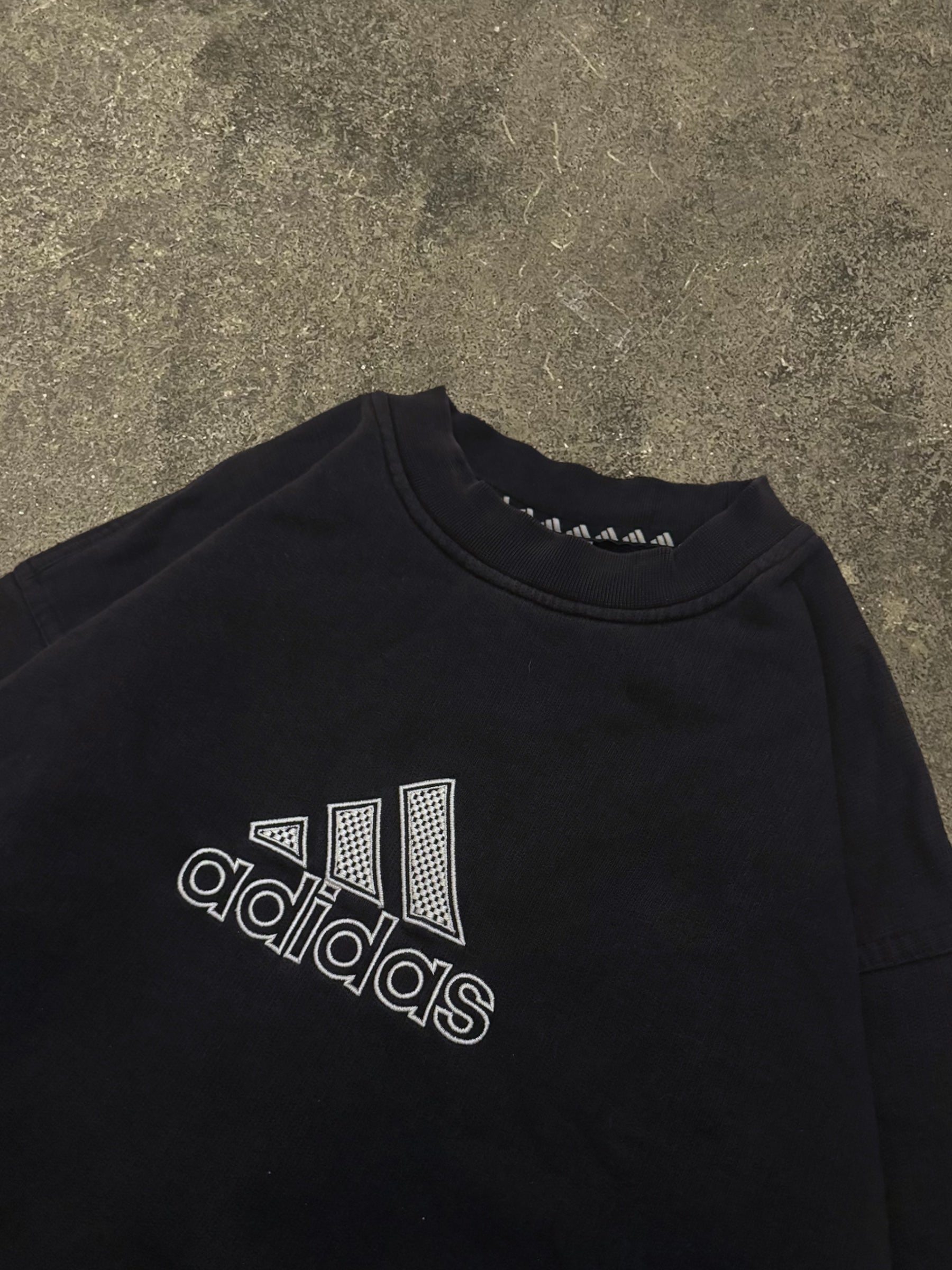 VINTAGE 90S ADIDAS SWEATSHIRT