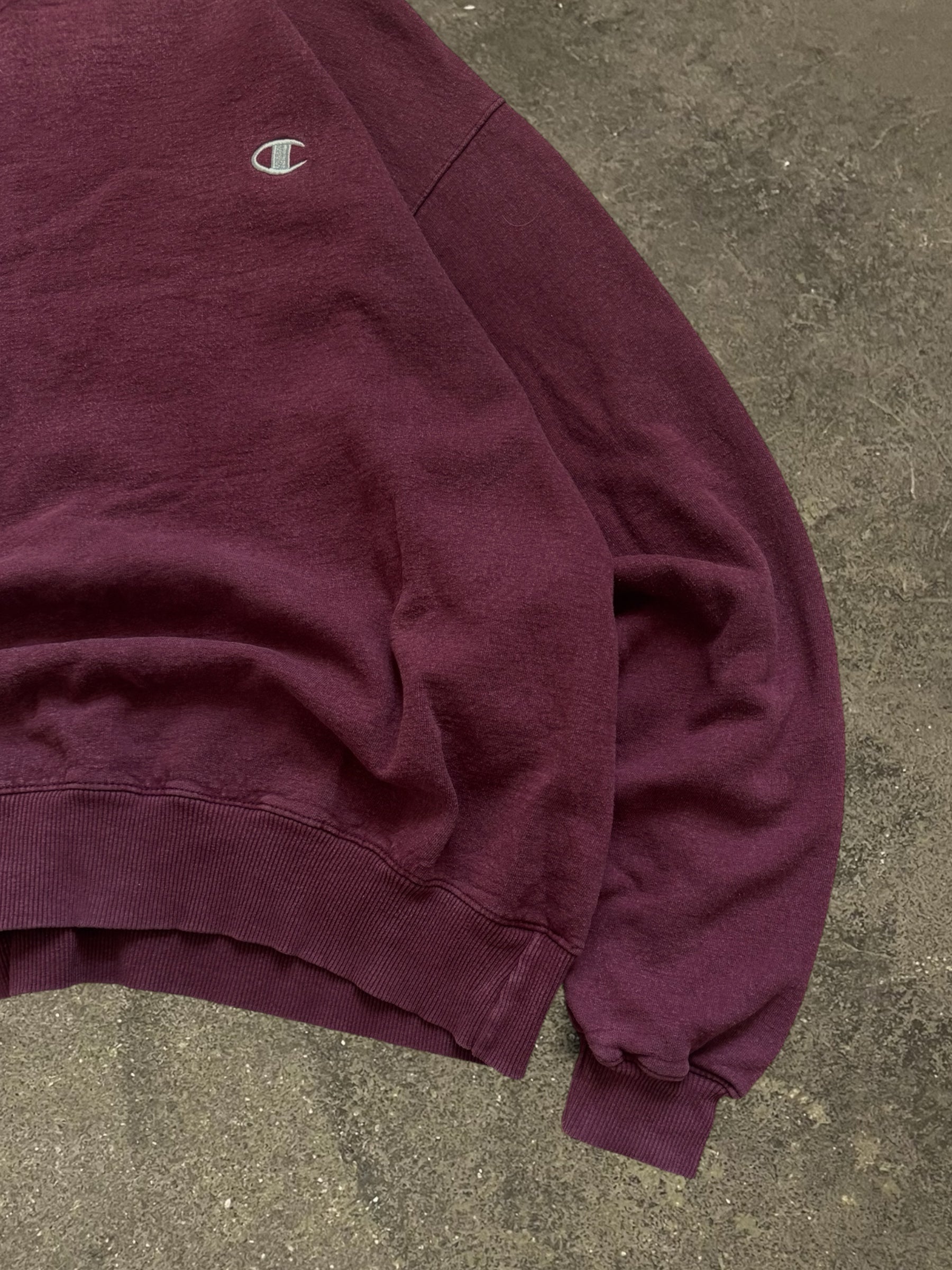 VINTAGE CHAMPION SWEATSHIRT