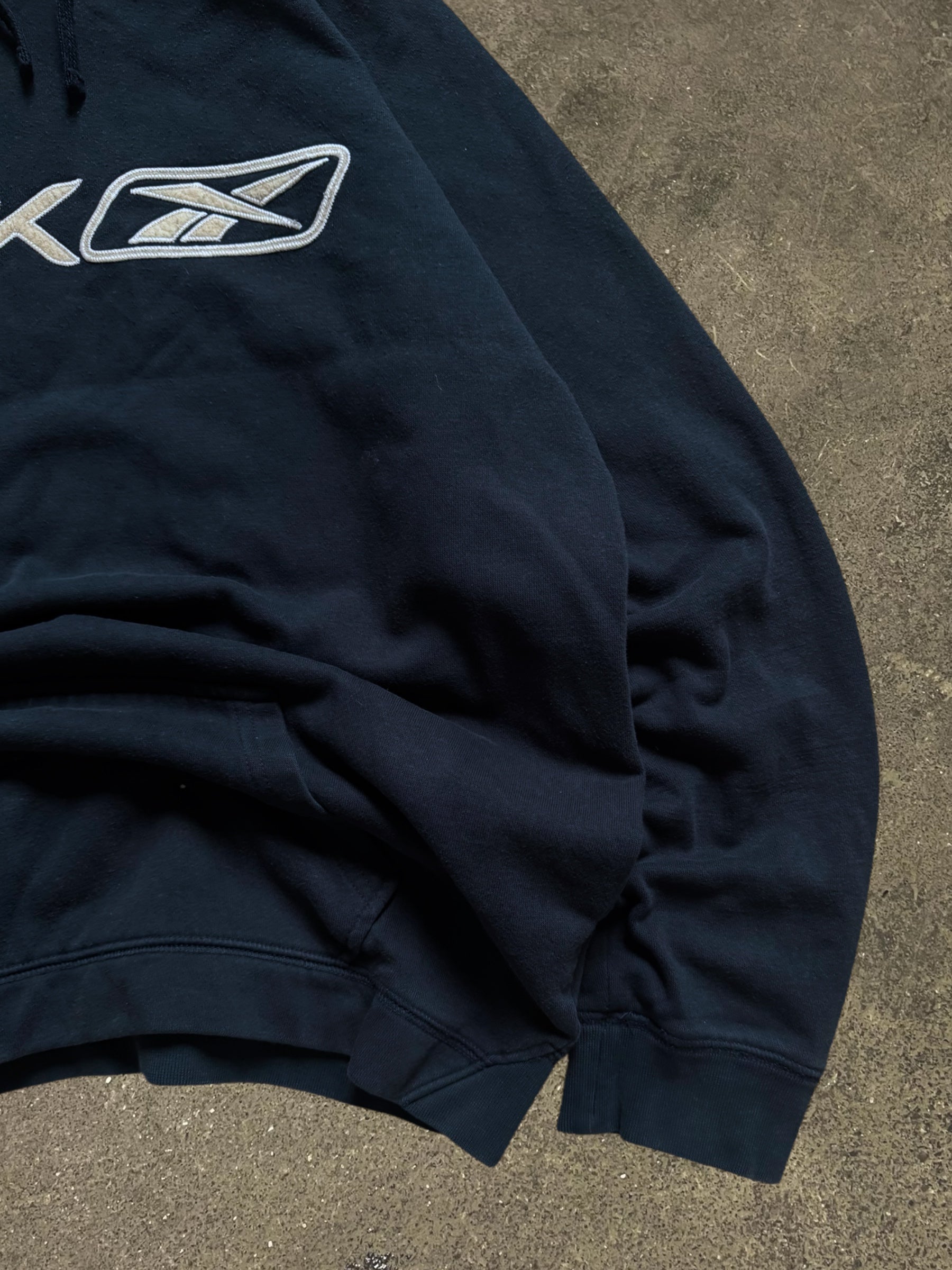 VINTAGE REEBOK HOODIE