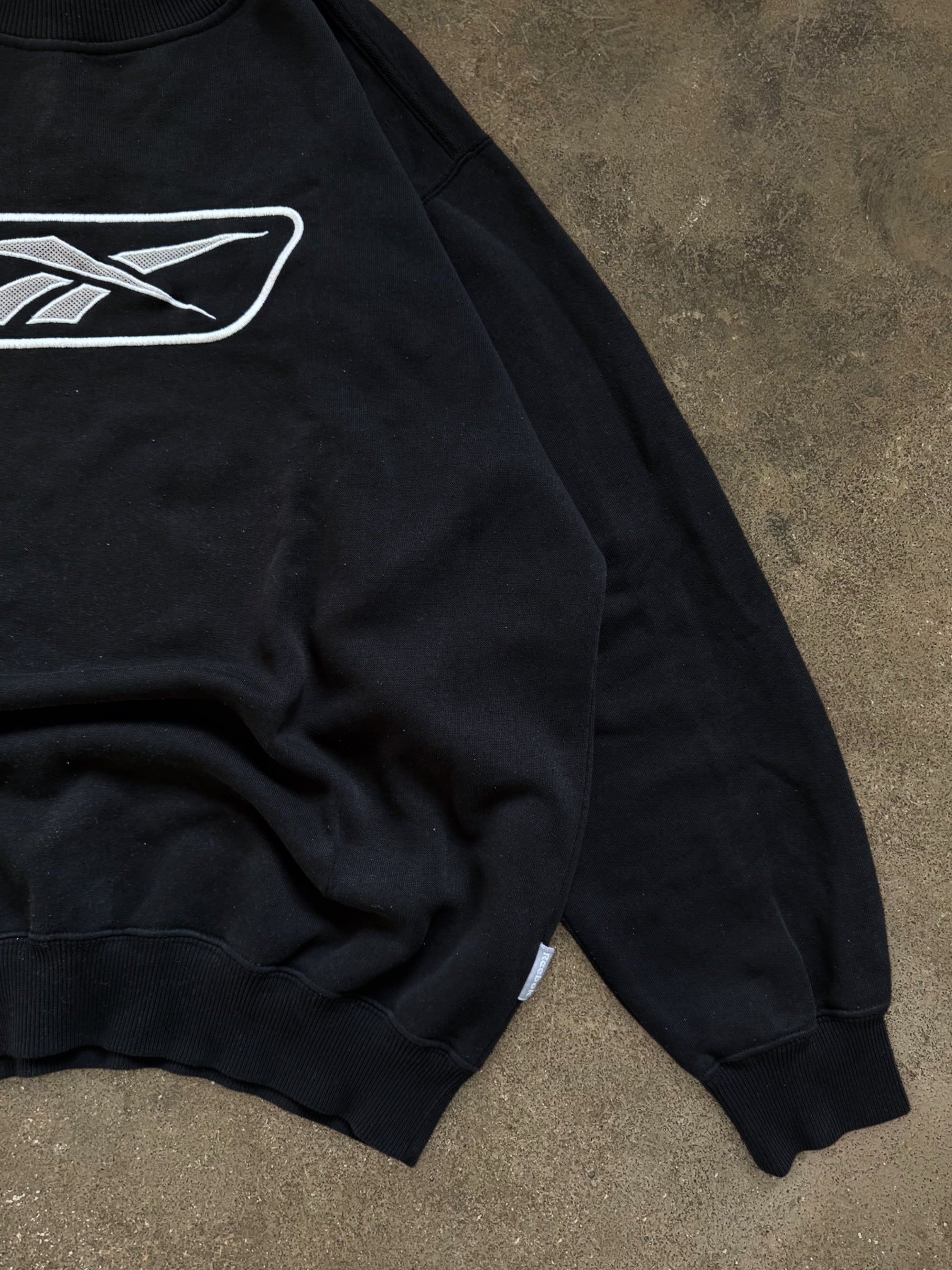 VINTAGE REEBOK SWEATSHIRT