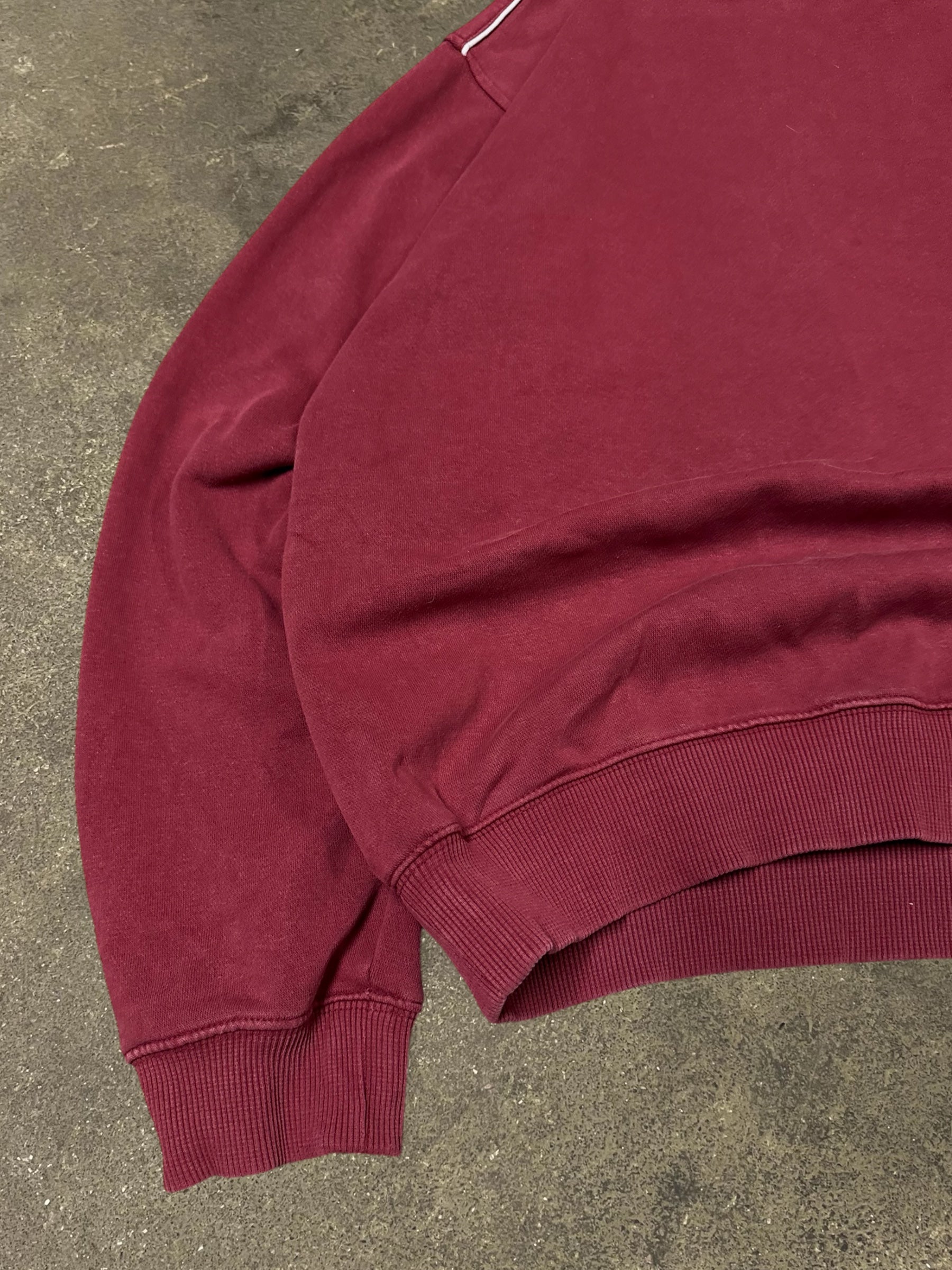 VINTAGE 90S REEBOK SWEATSHIRT