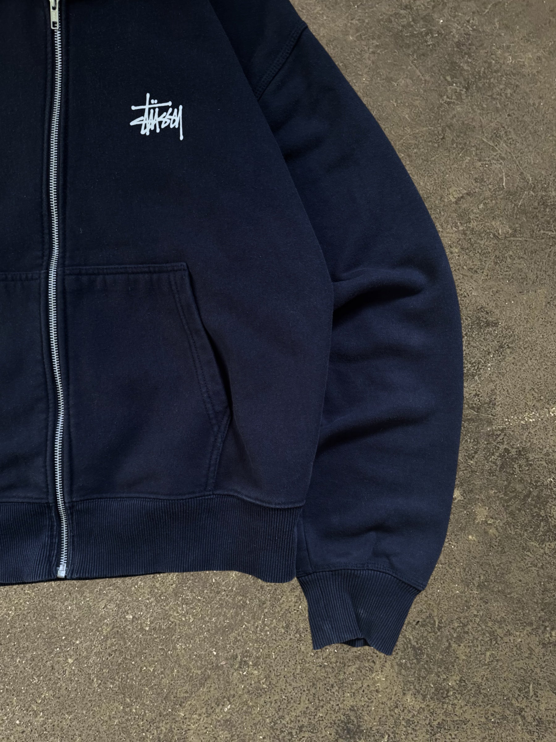 STÜSSY NAVY BASIC LOGO ZIP-UP HOODIE