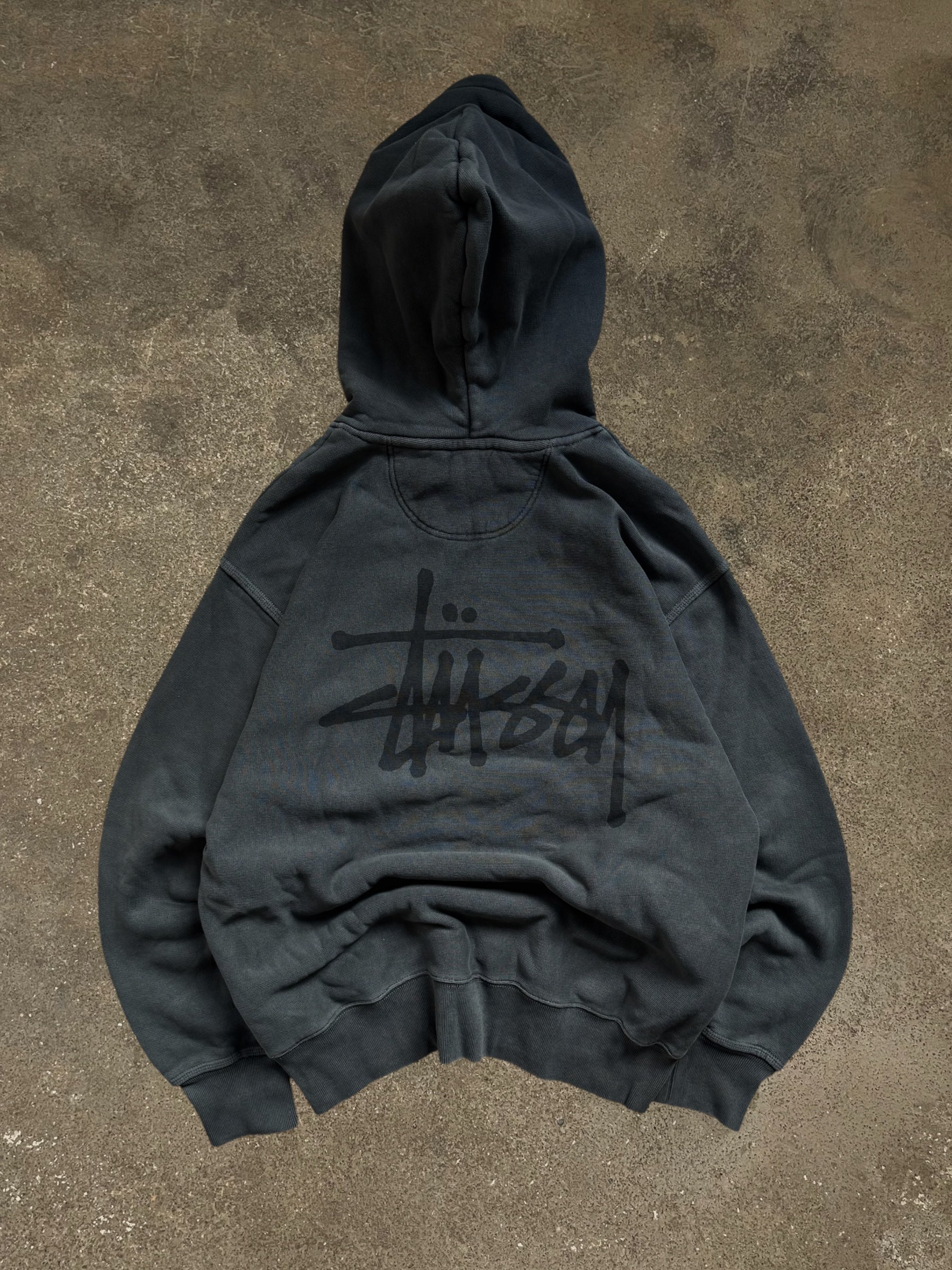 STÜSSY PIGMENT DYED BASIC LOGO HOODIE