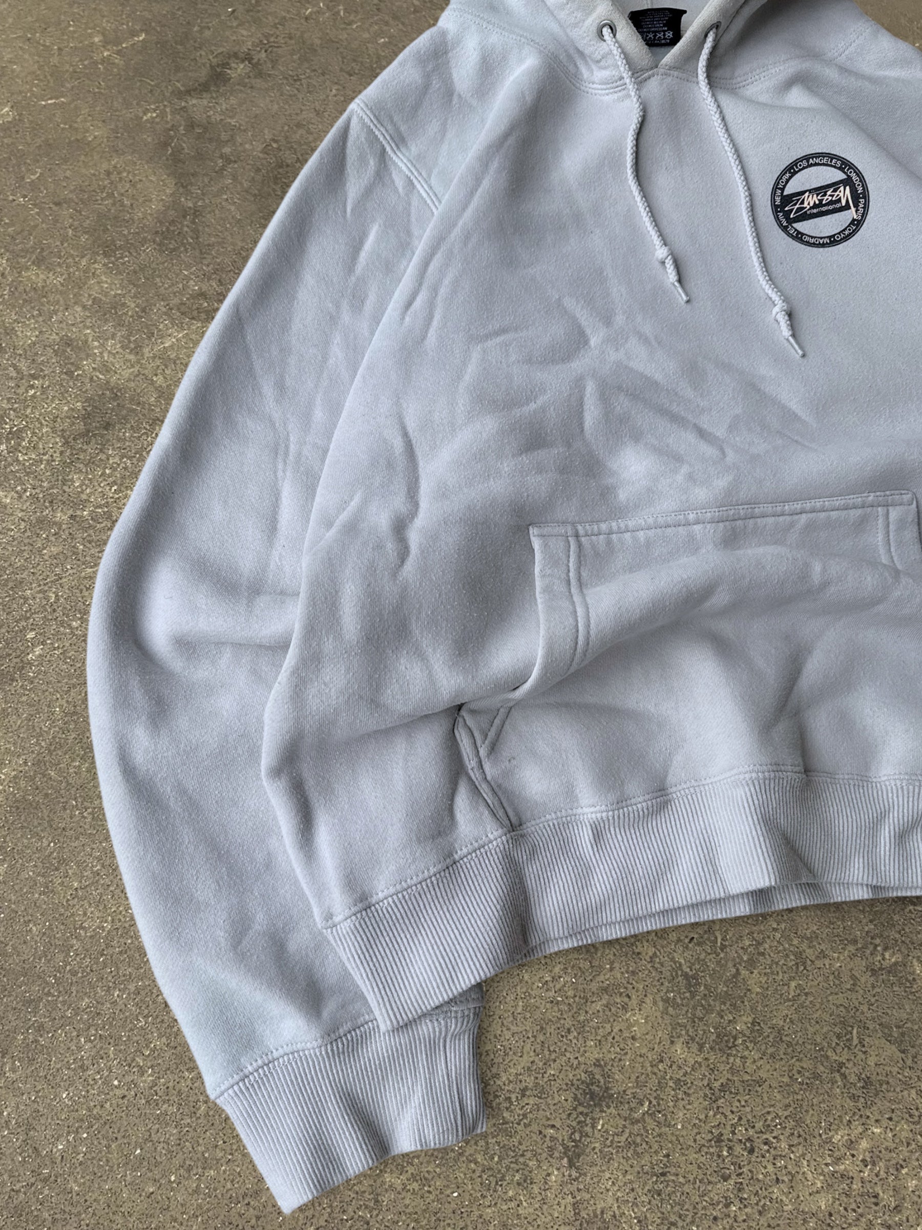 STÜSSY INTERNATIONAL HOODIE