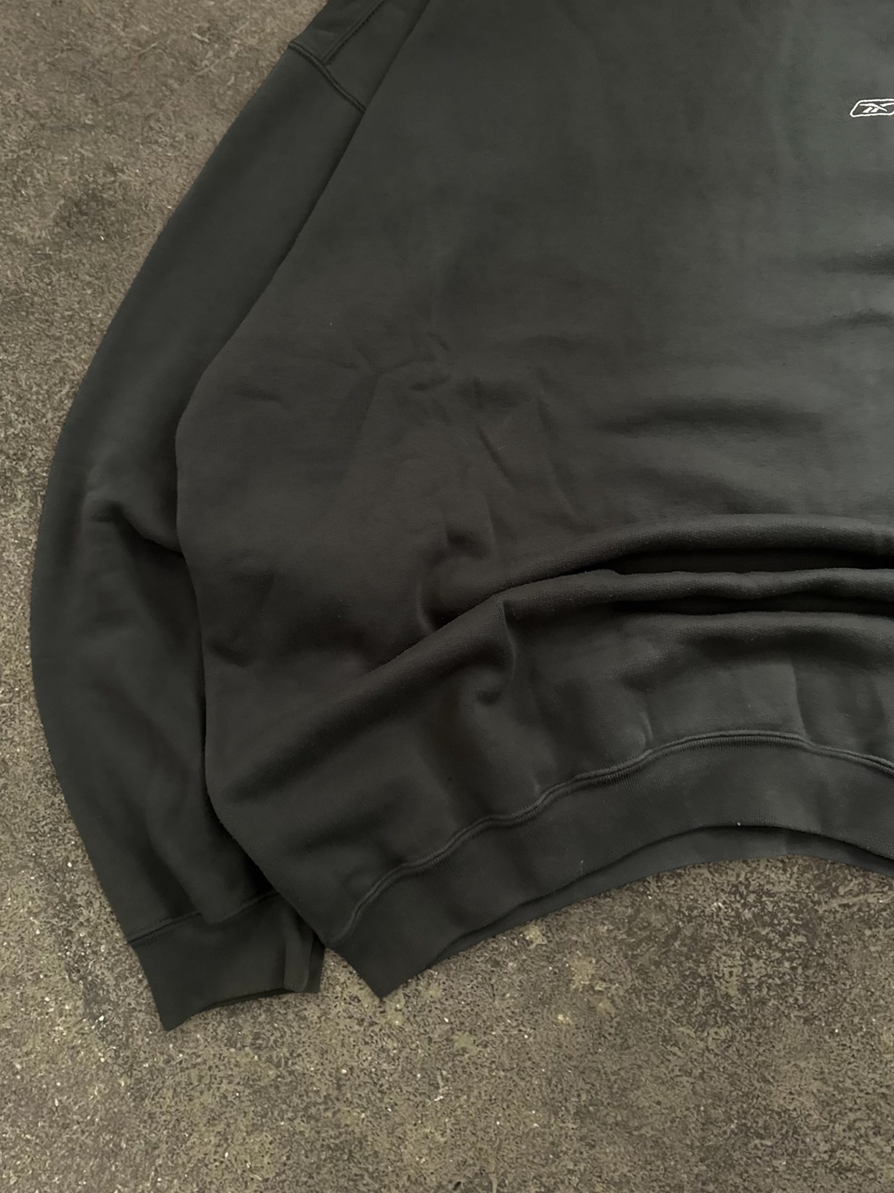 VINTAGE 90S REEBOK SWEATSHIRT