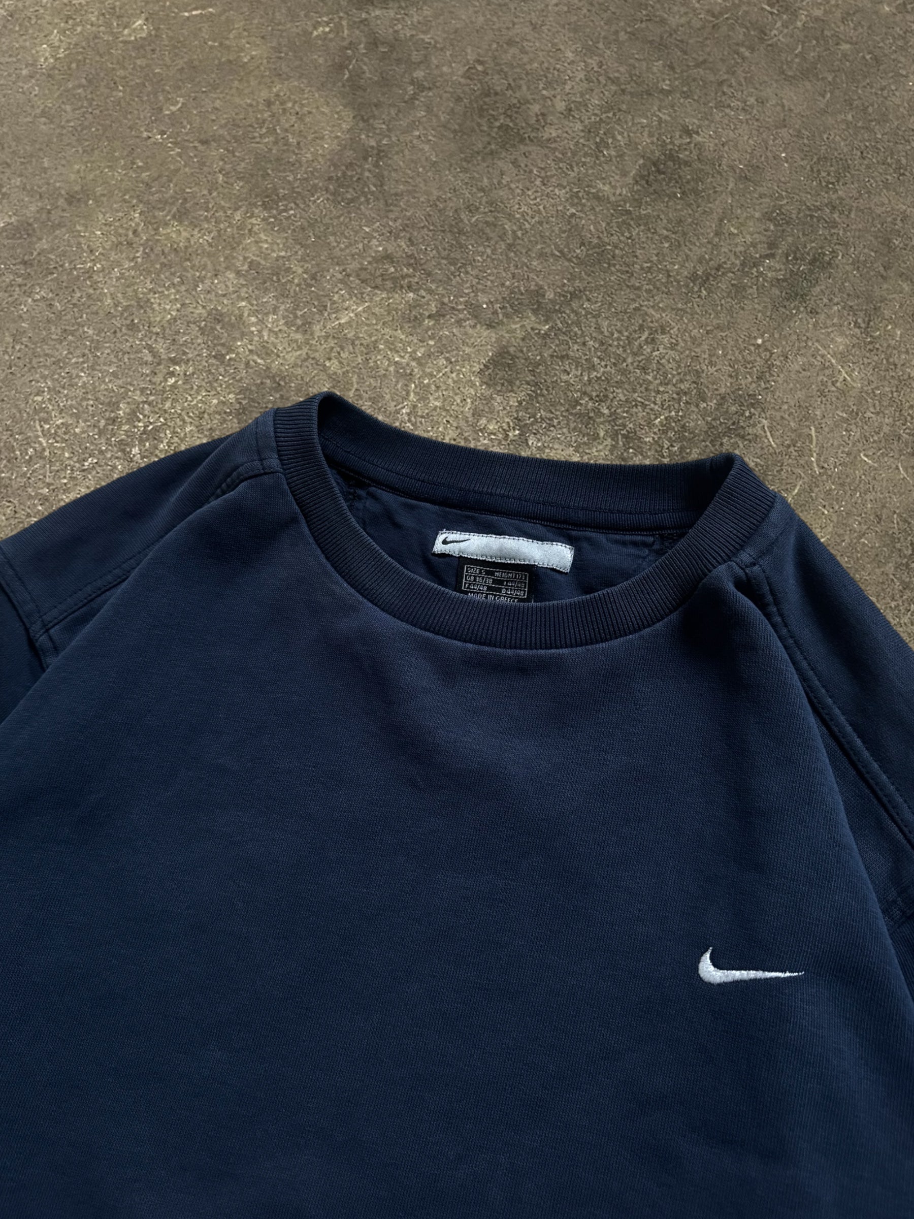 VINTAGE 00S NIKE MINI SWOOSH SWEATSHIRT