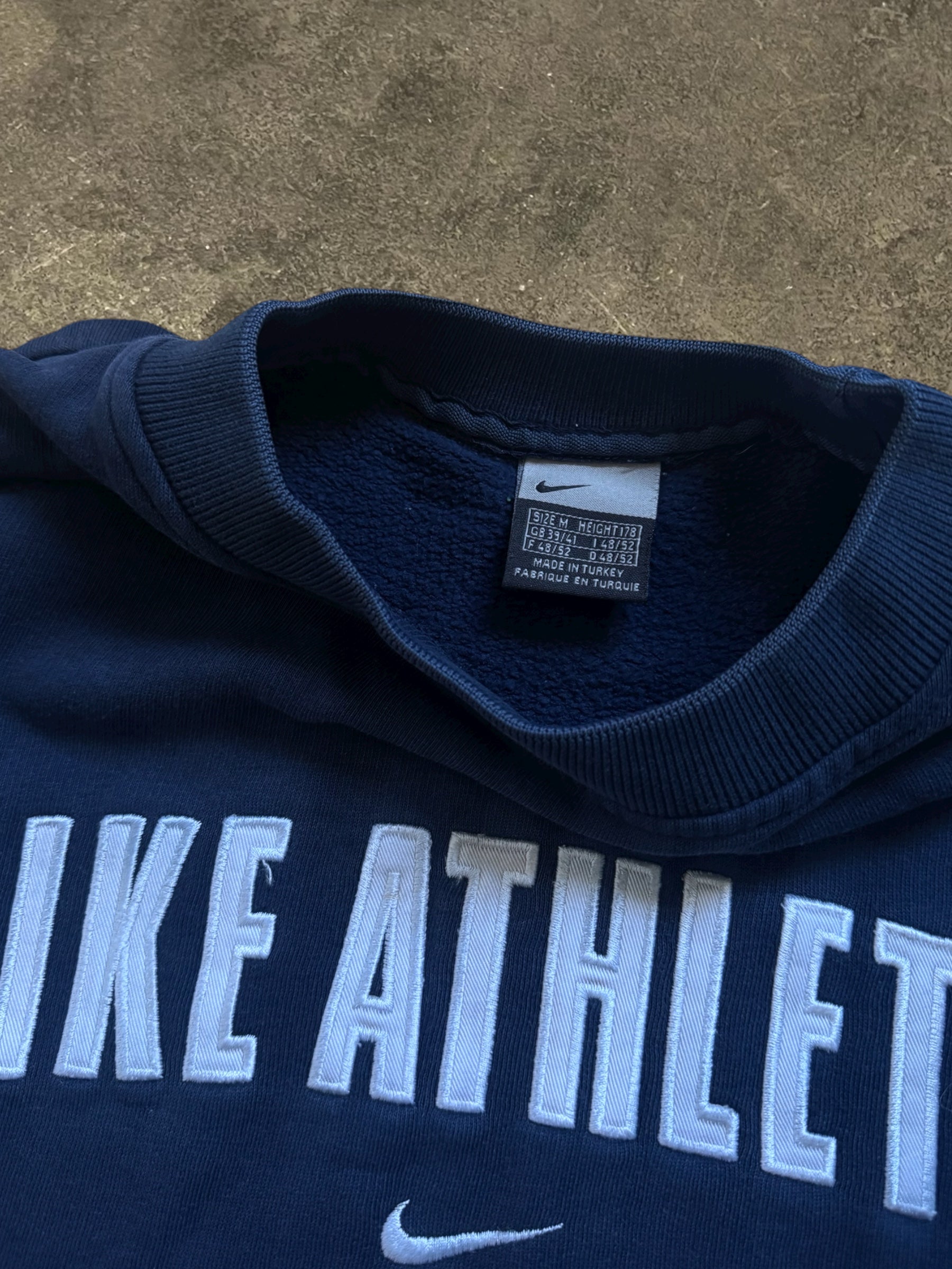 VINTAGE 00S NIKE ATHLETIC SWEATSHIRT