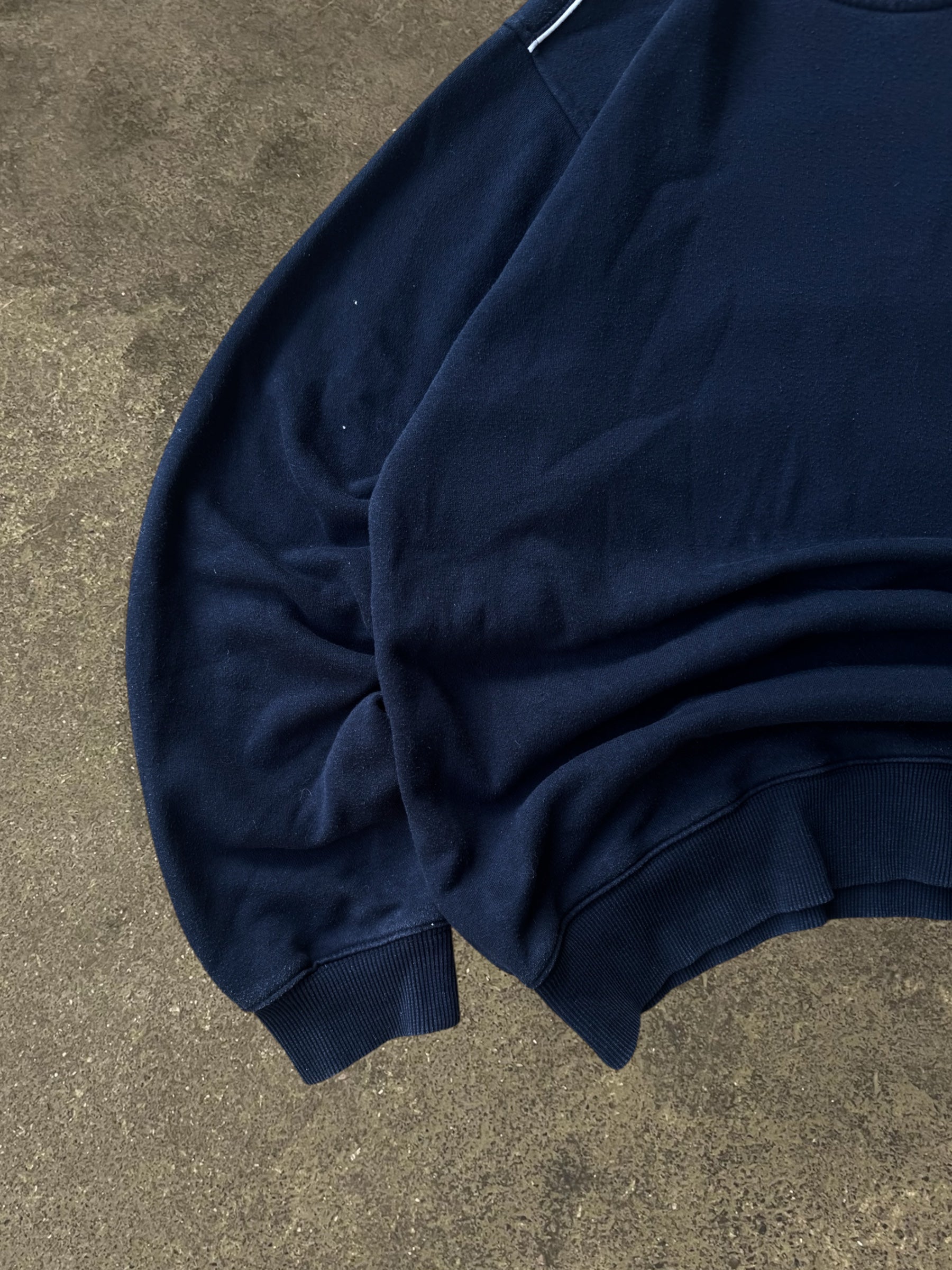 VINTAGE 90S REEBOK SWEATSHIRT