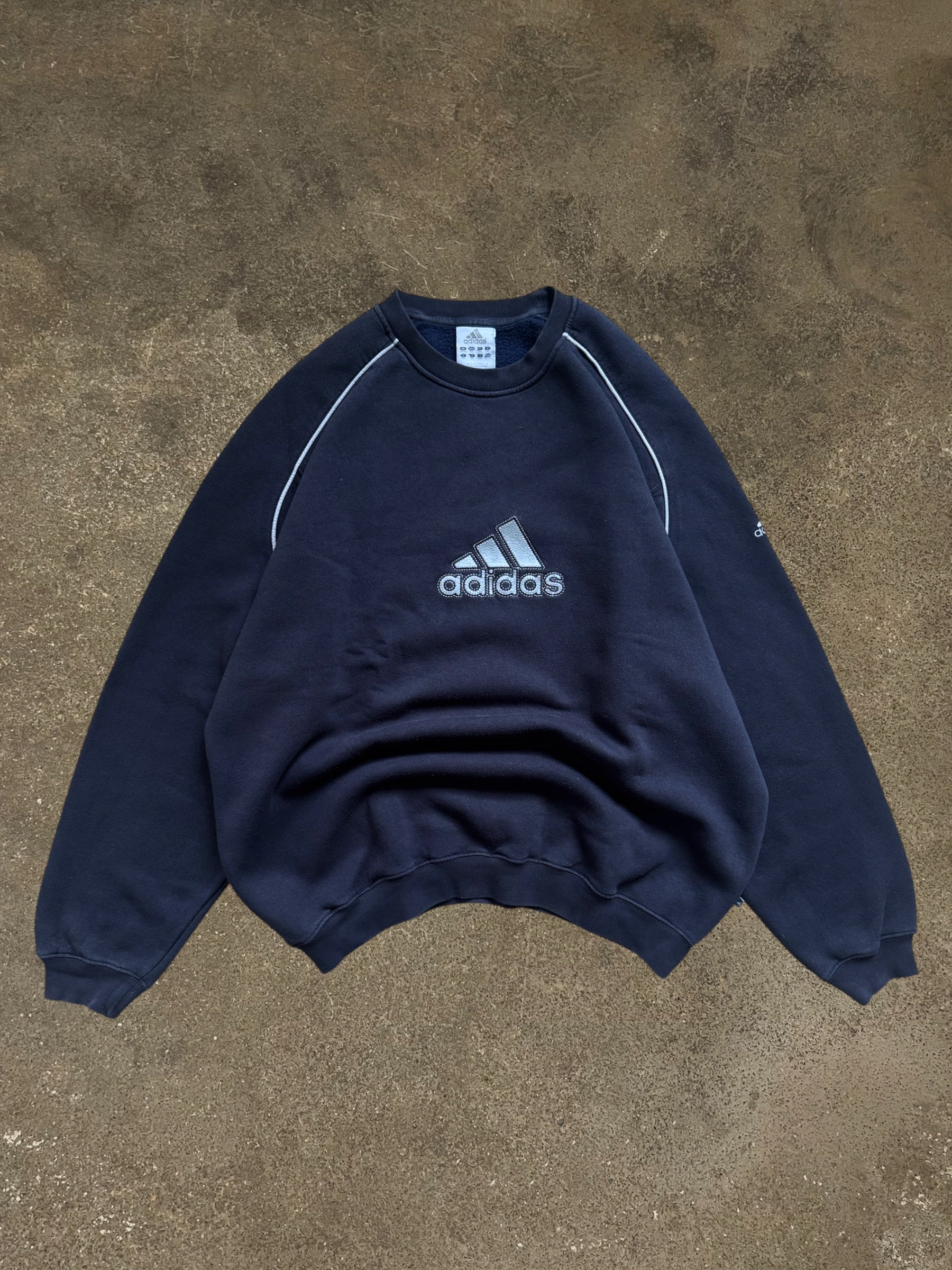 VINTAGE 00S ADIDAS SWEATSHIRT