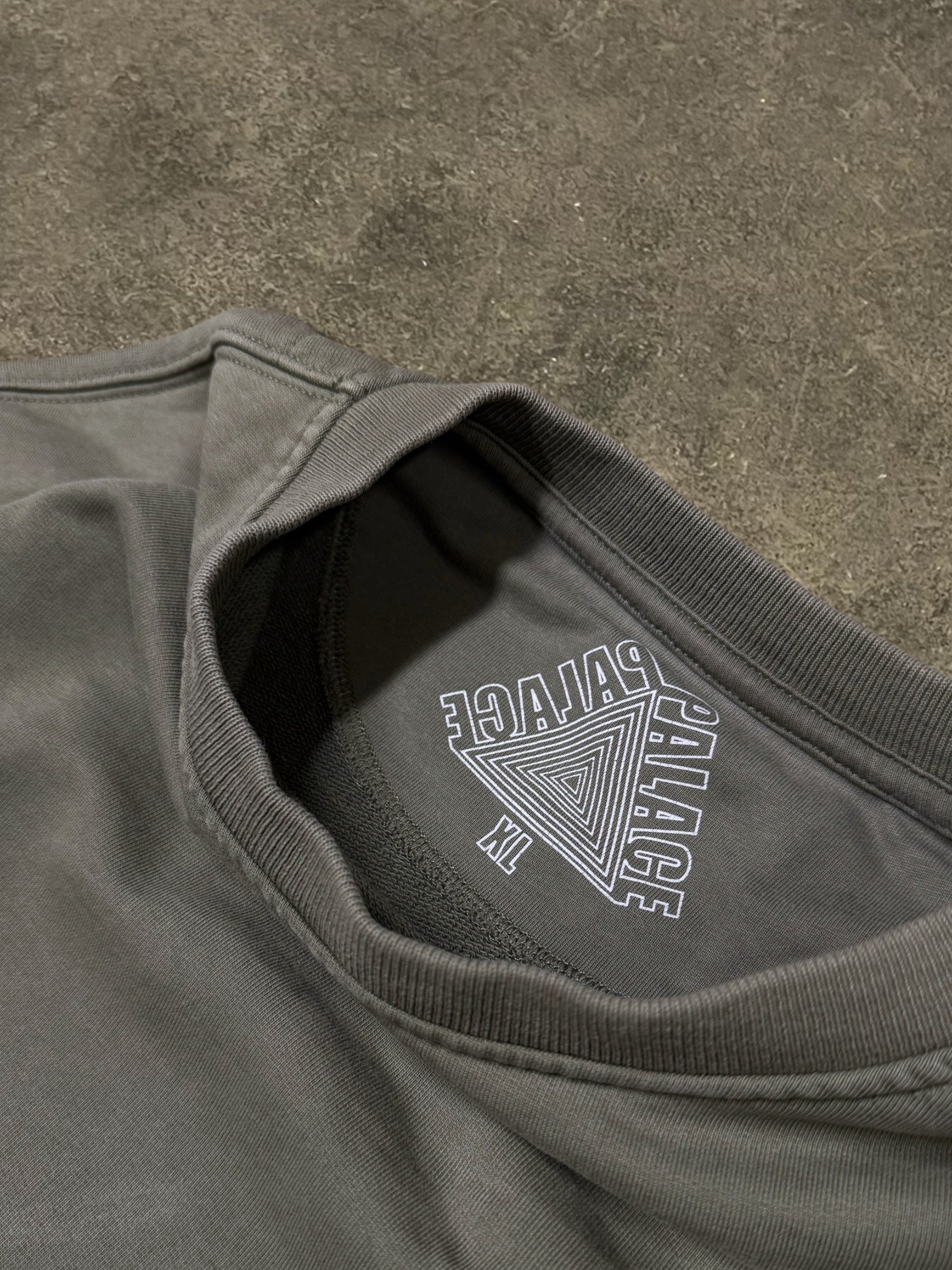 PALACE SOFAR SWEATSHIRT