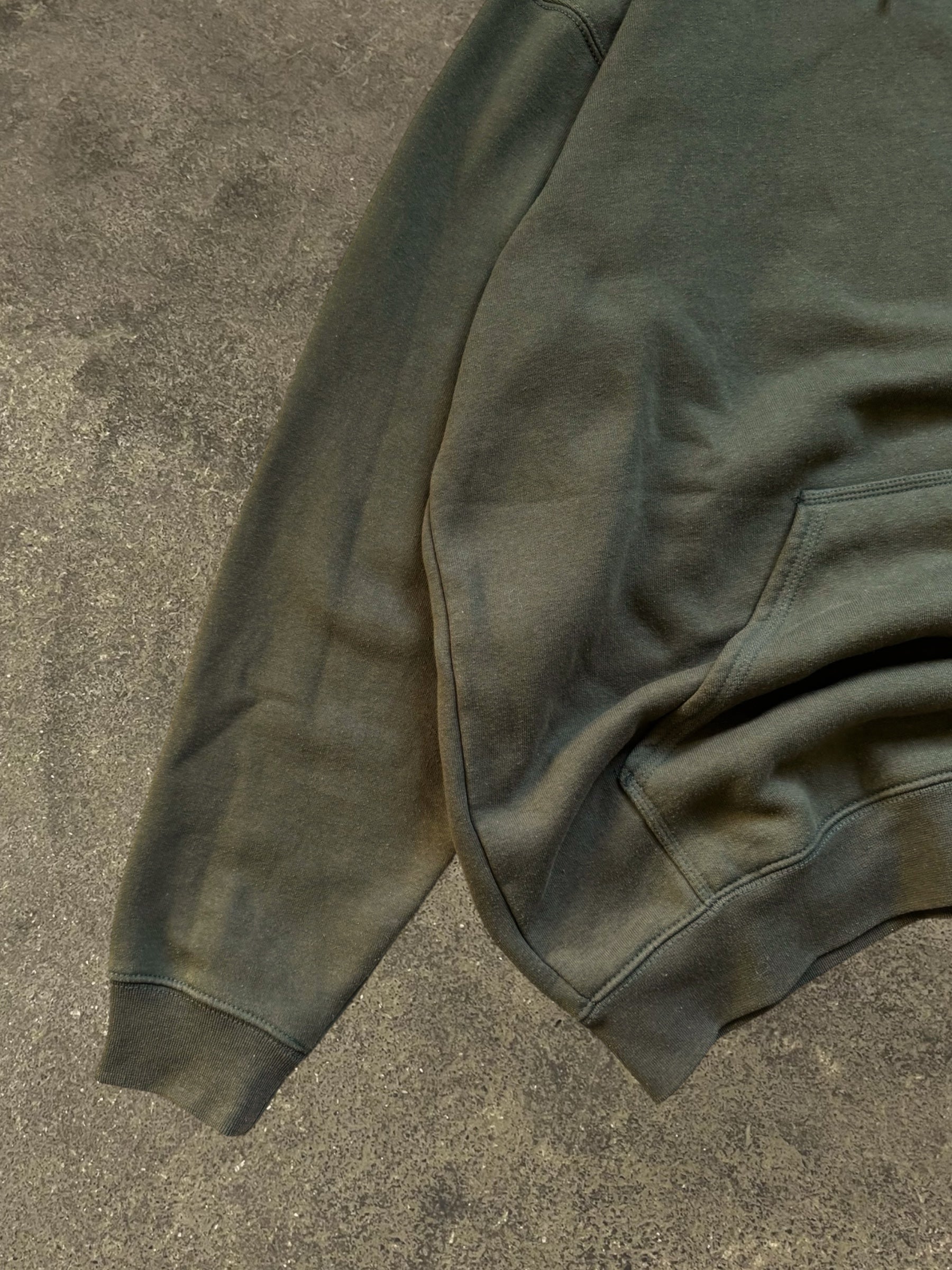 VINTAGE CARHARTT HOODIE