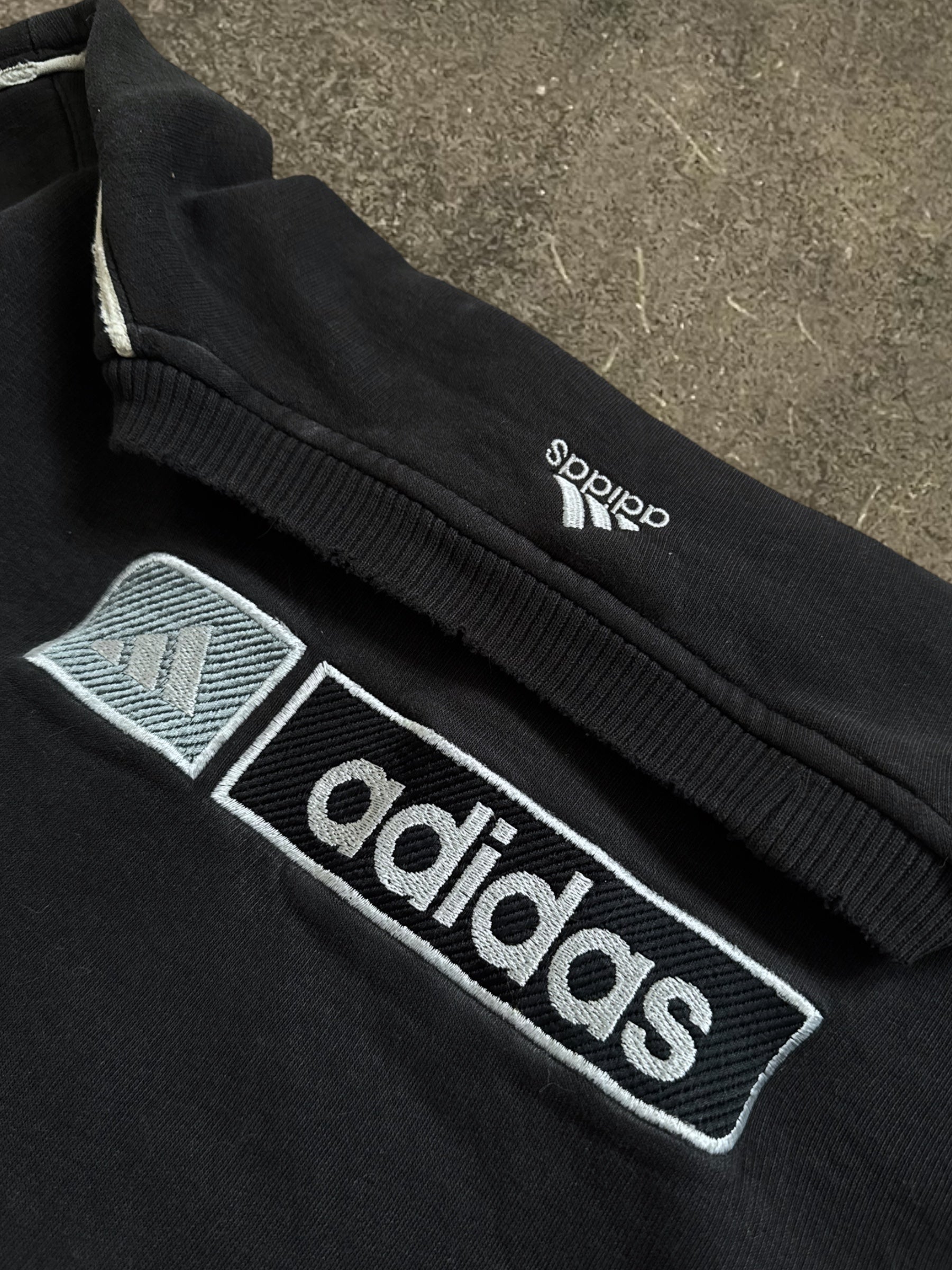 VINTAGE 00S ADIDAS SWEATSHIRT