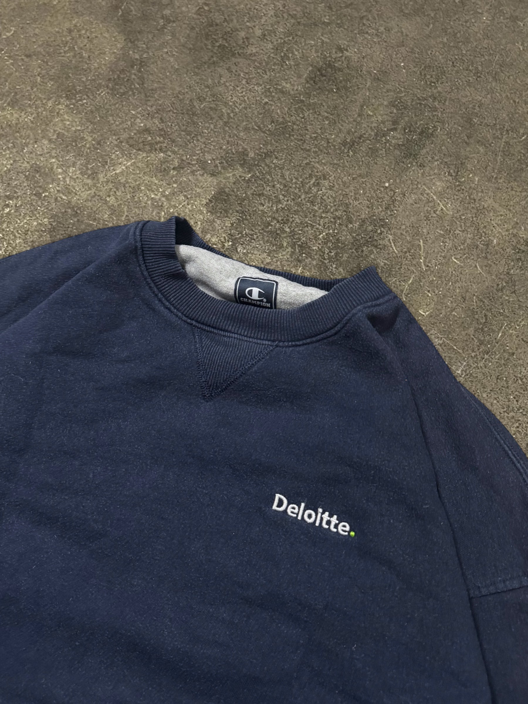 VINTAGE CHAMPION SWEATSHIRT