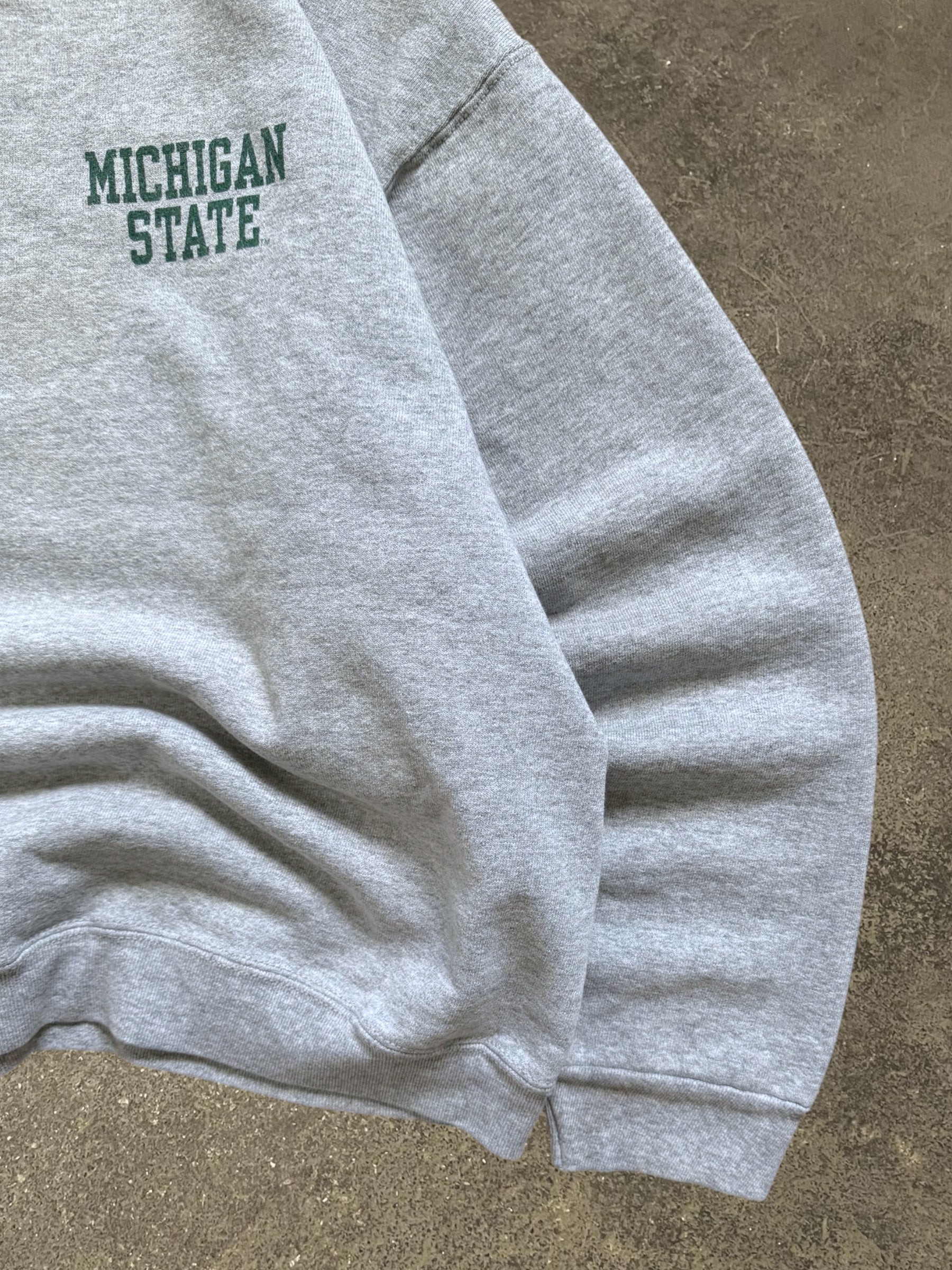 VINTAGE FRUIT OF THE LOOM HEAVYWEIGHT SWEATSHIRT