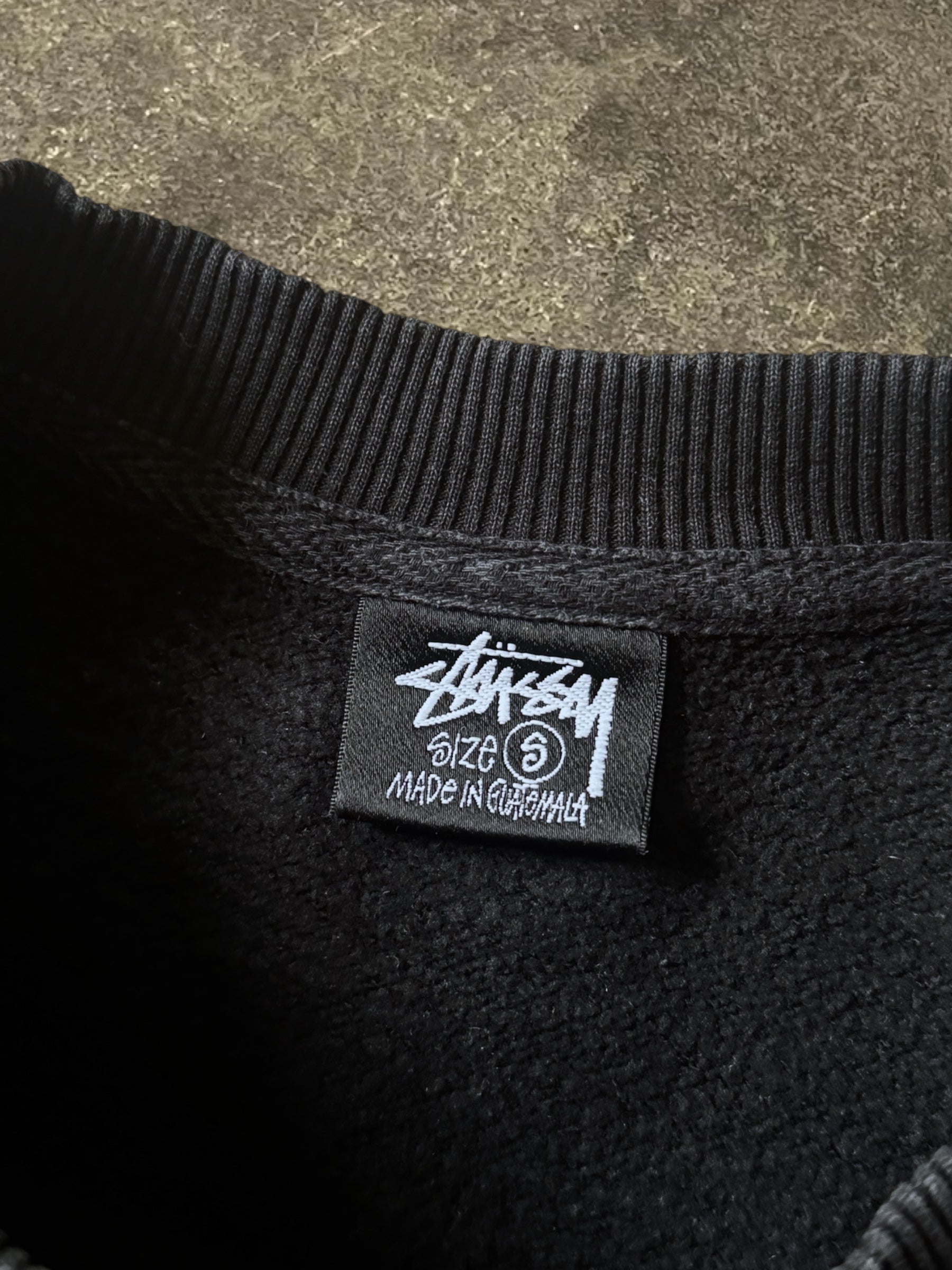 STÜSSY BLACK BASIC LOGO SWEATSHIRT