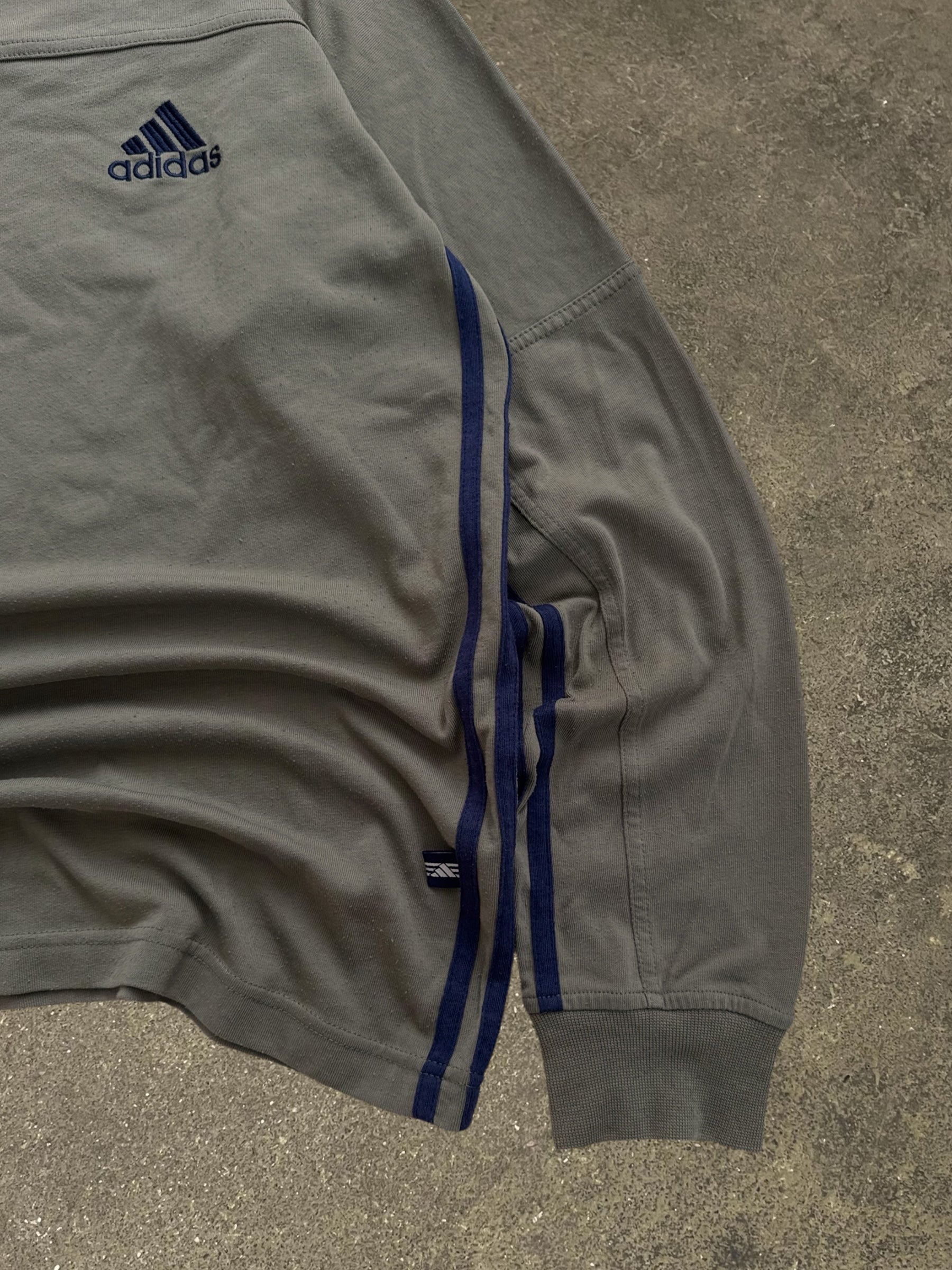 VINTAGE 90S ADIDAS LONGSLEEVE