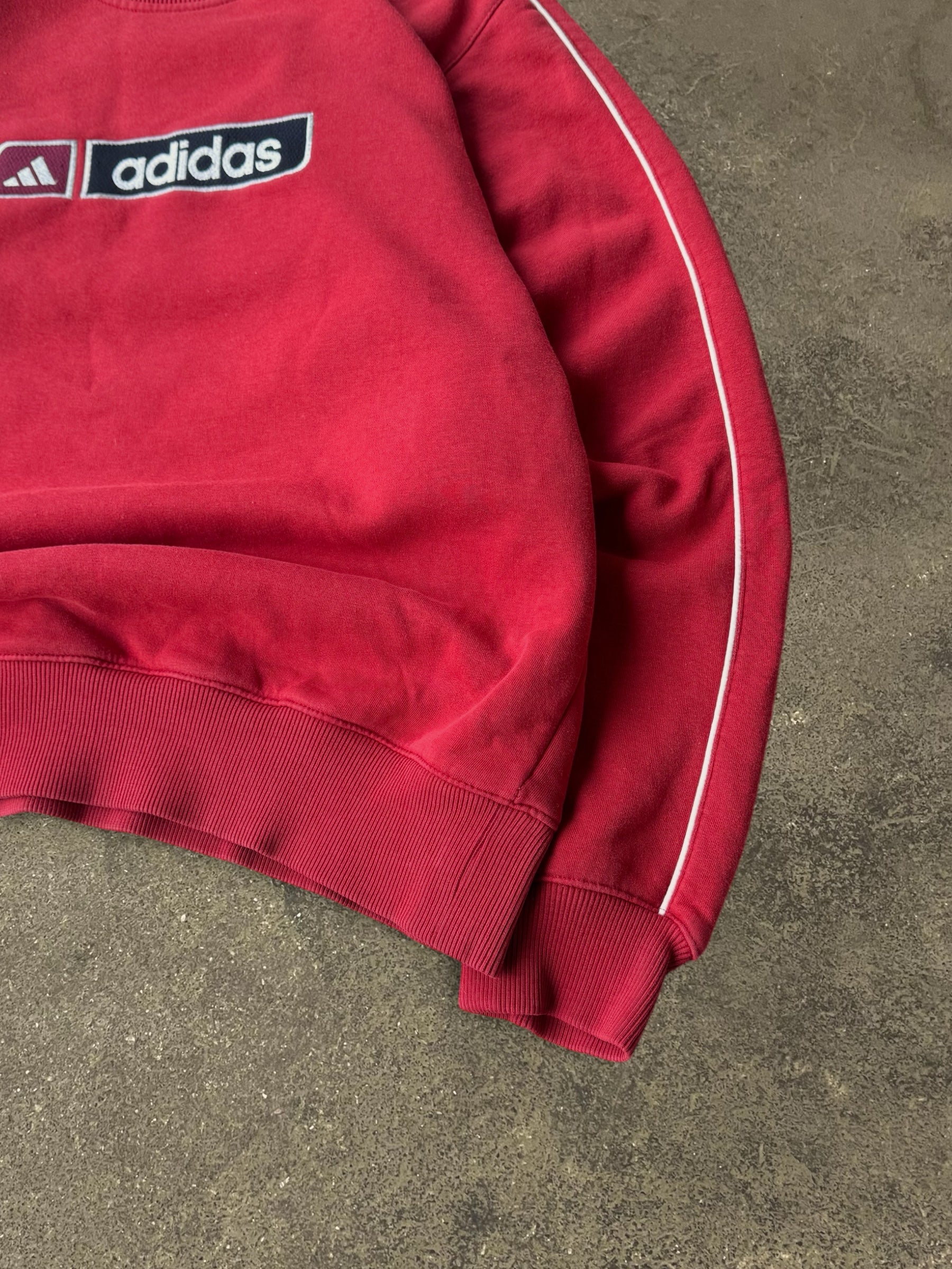 VINTAGE 00S ADIDAS SWEATSHIRT