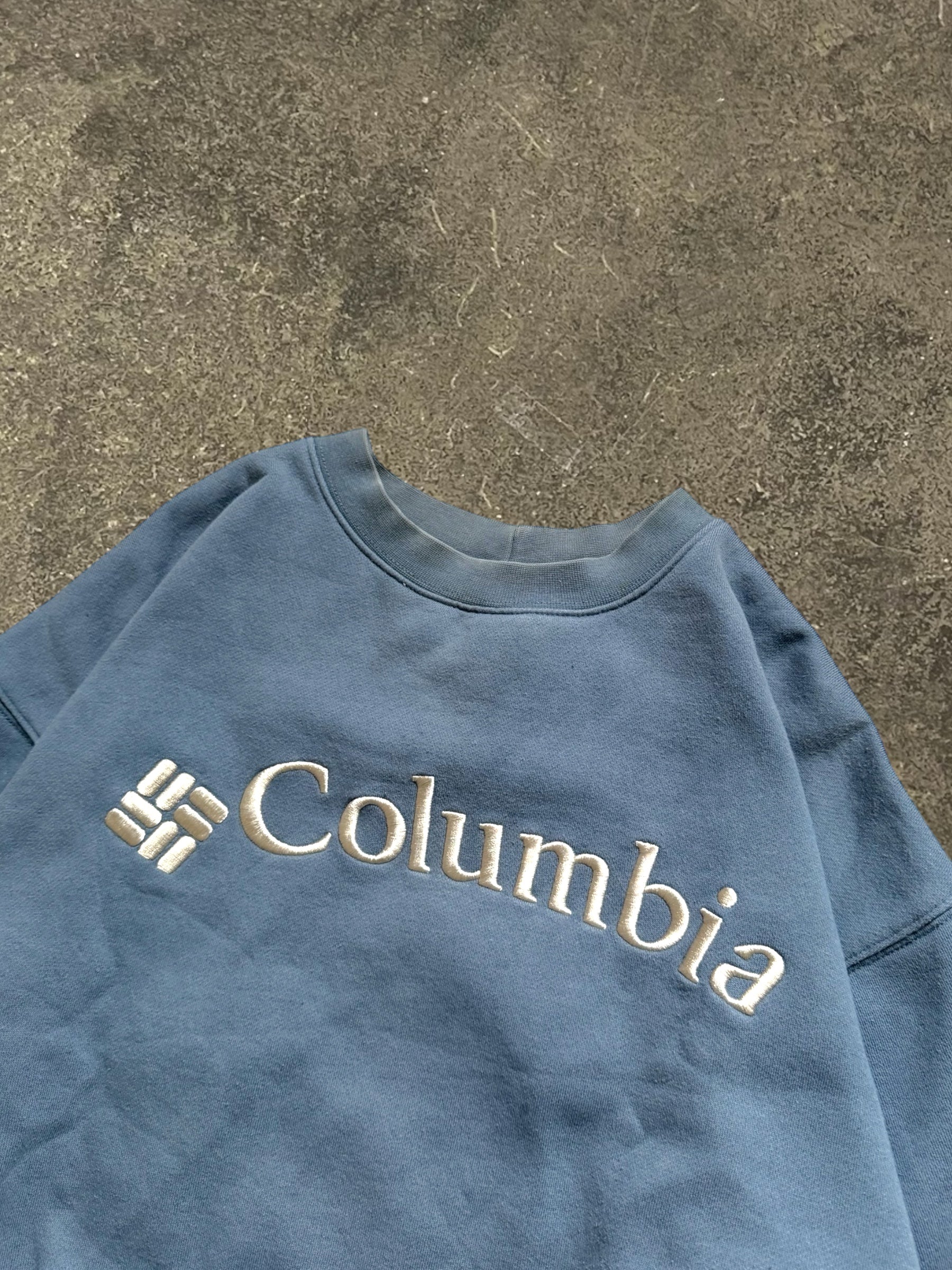 VINTAGE COLUMBIA SWEATSHIRT