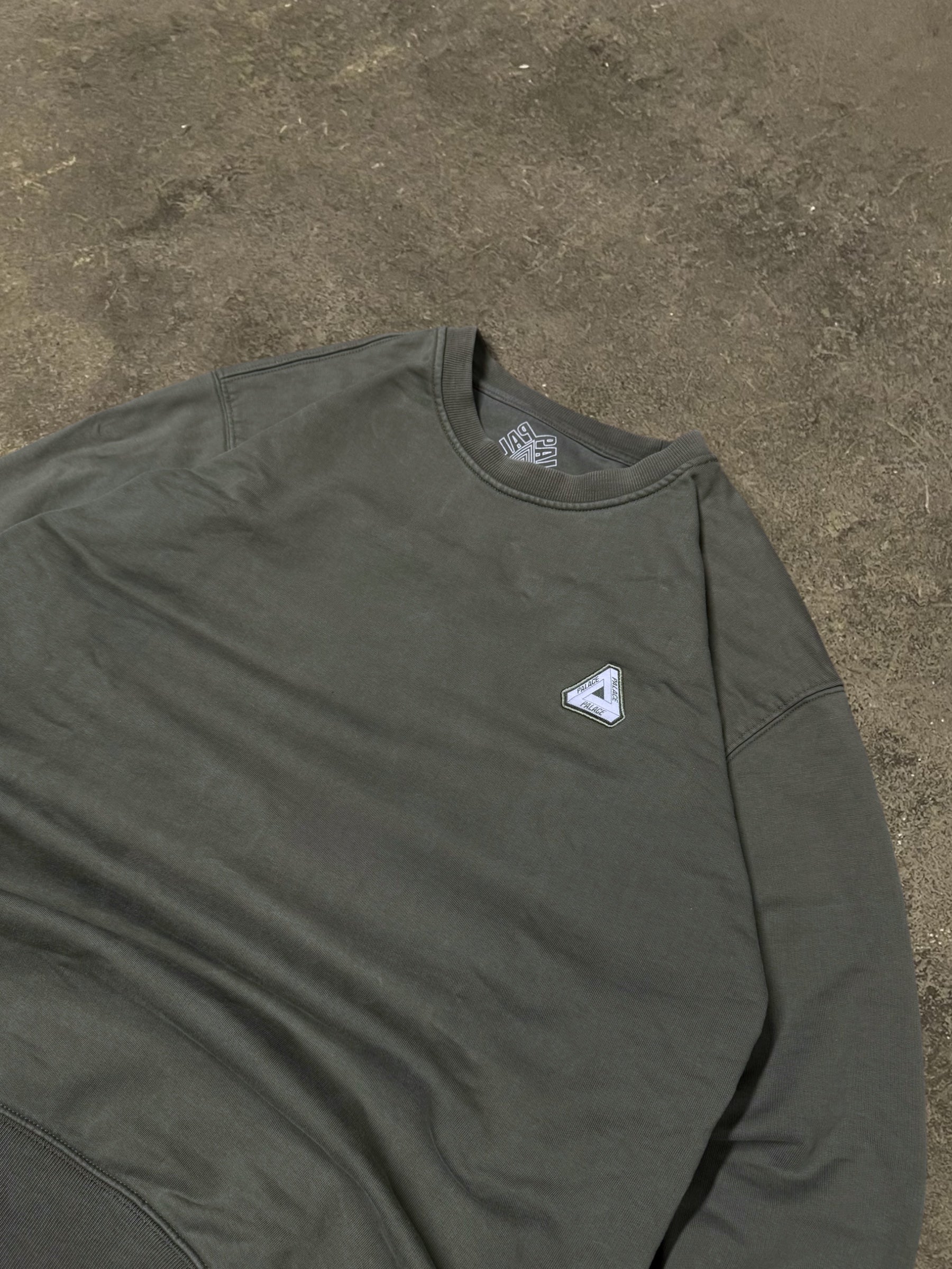 PALACE SOFAR SWEATSHIRT