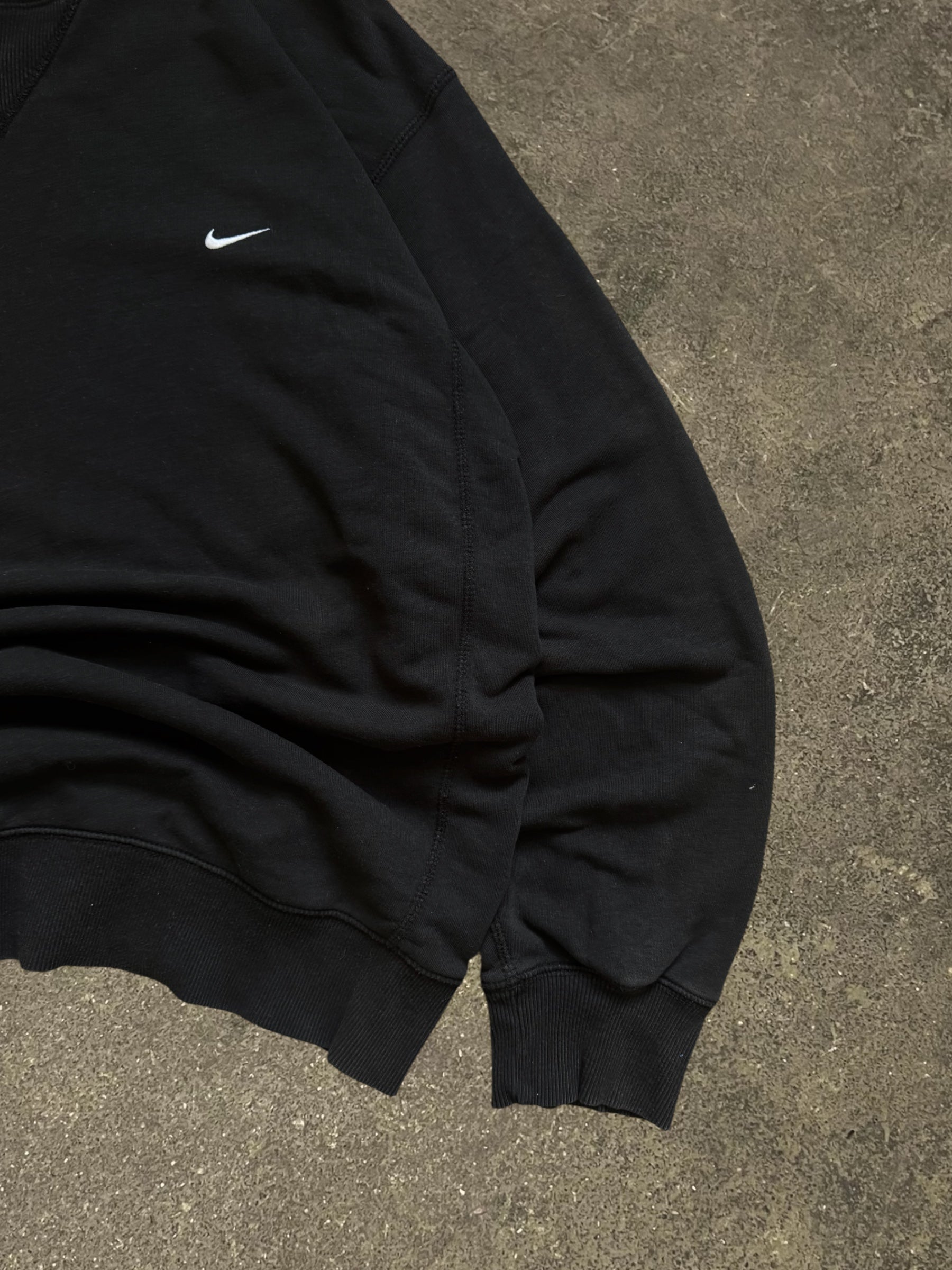 VINTAGE 00S NIKE SWEATSHIRT