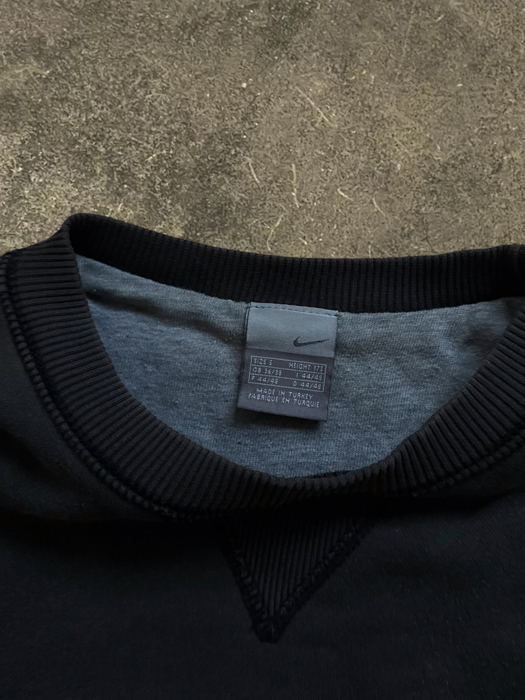 VINTAGE 00S NIKE SWOOSH SWEATSHIRT