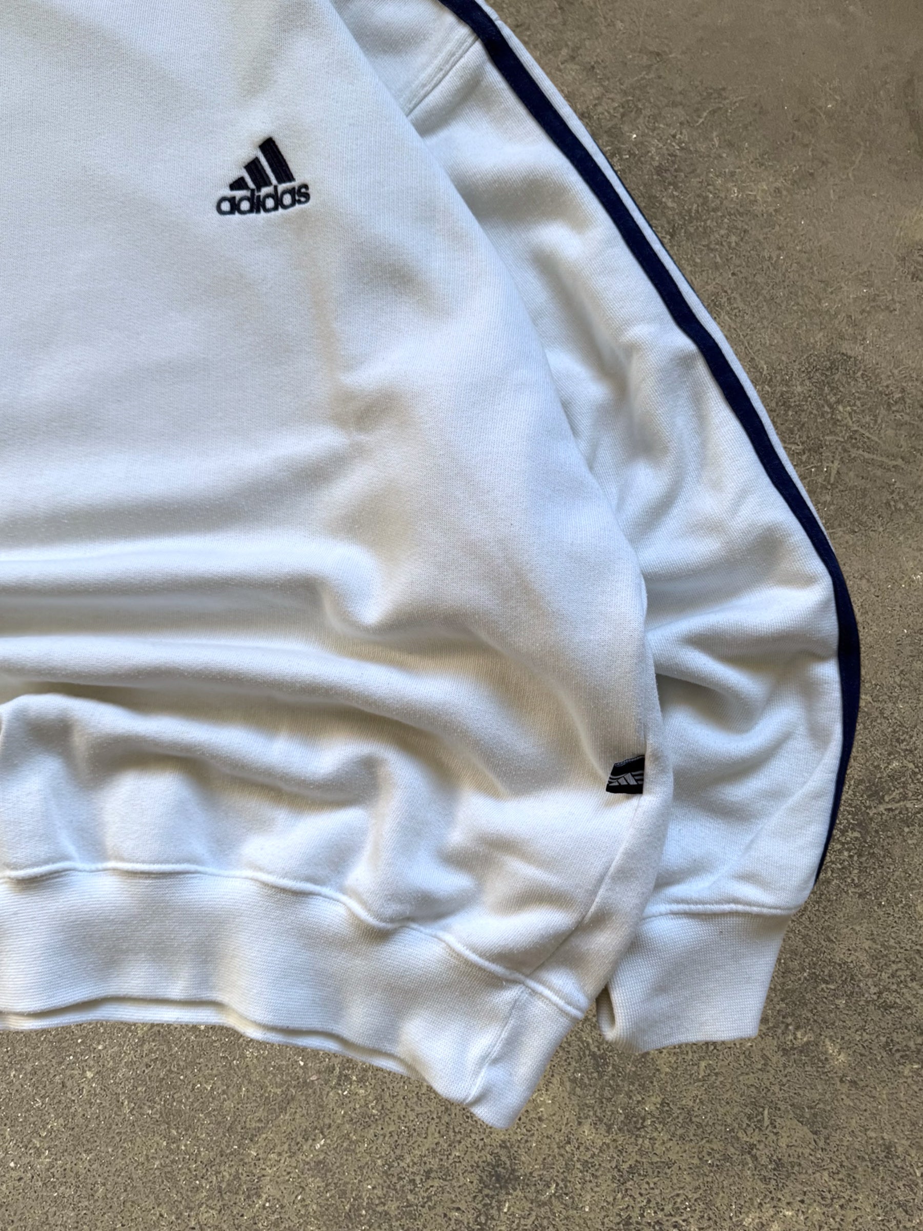 VINTAGE 90S ADIDAS SWEATSHIRT
