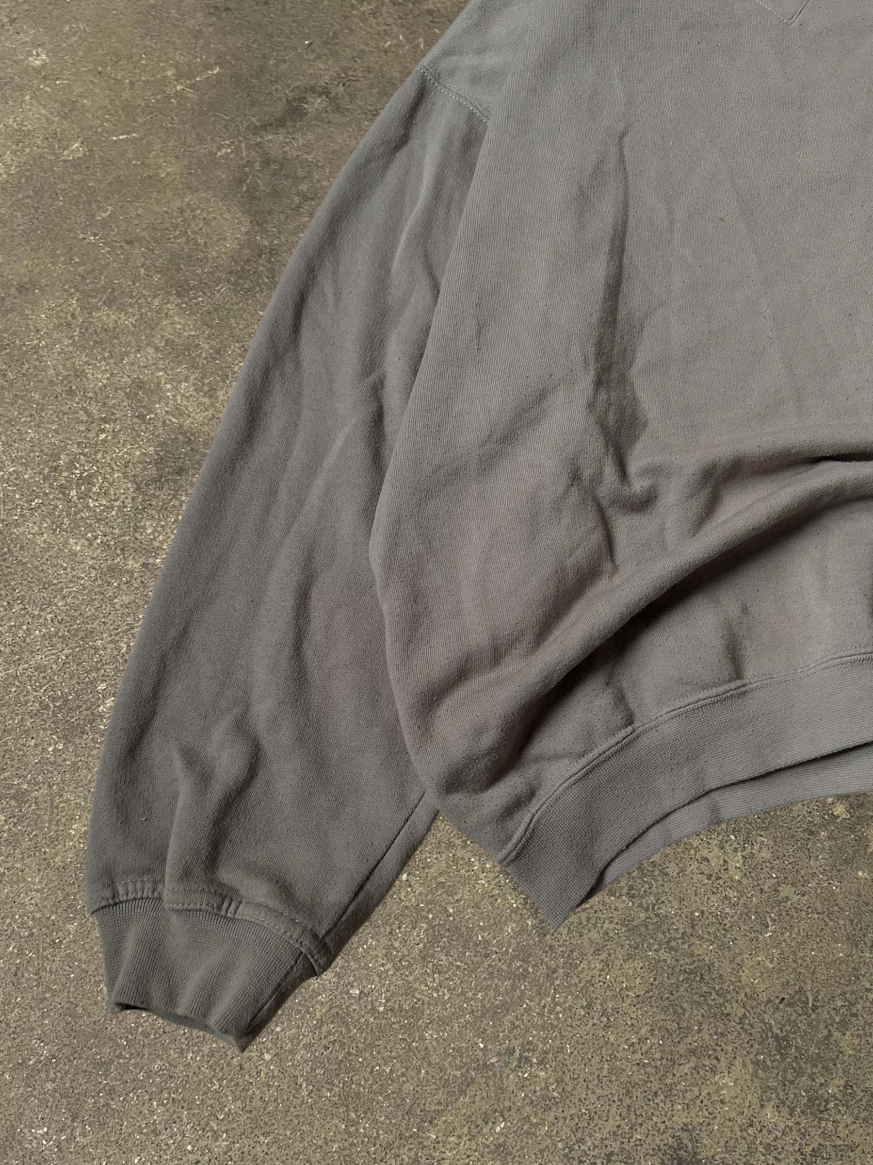 VINTAGE 90S REEBOK SWEATSHIRT