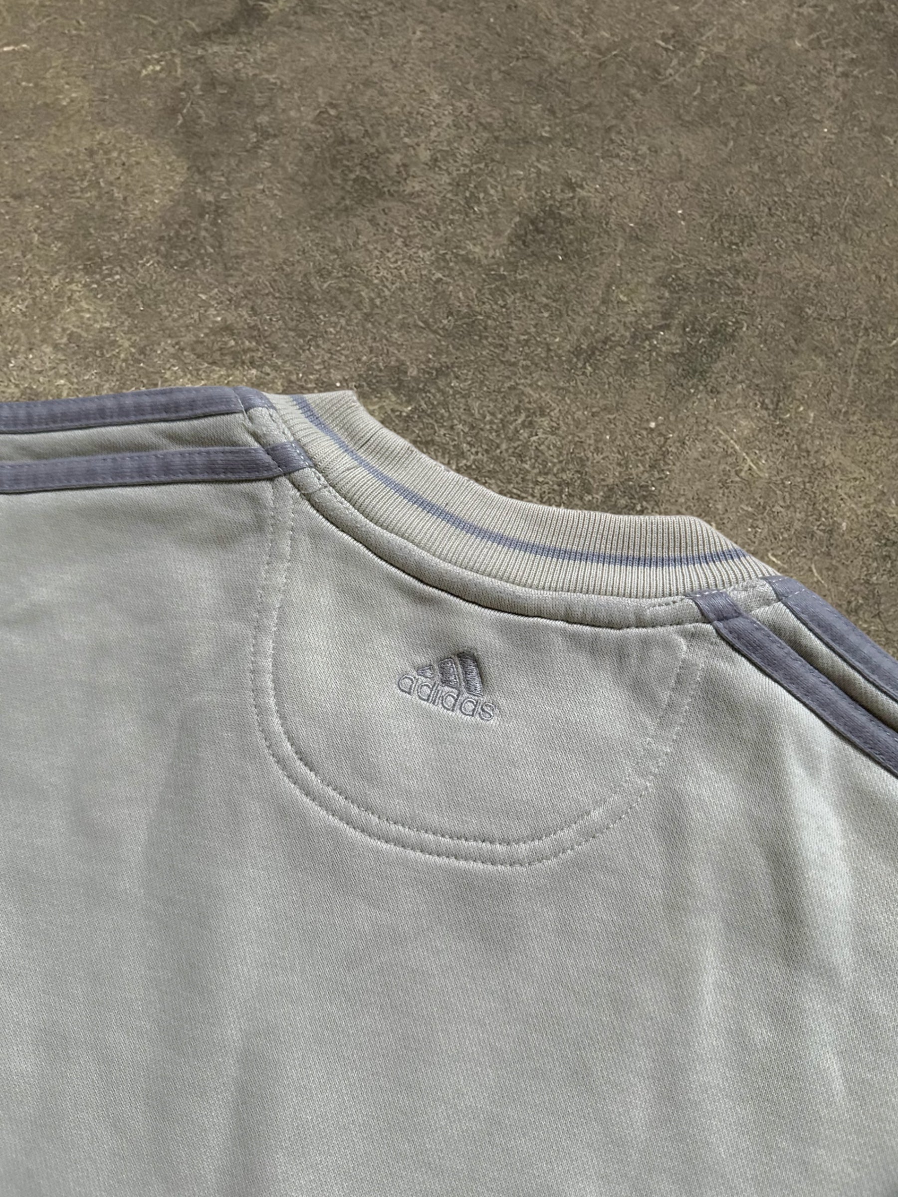 VINTAGE 90S ADIDAS SWEATSHIRT