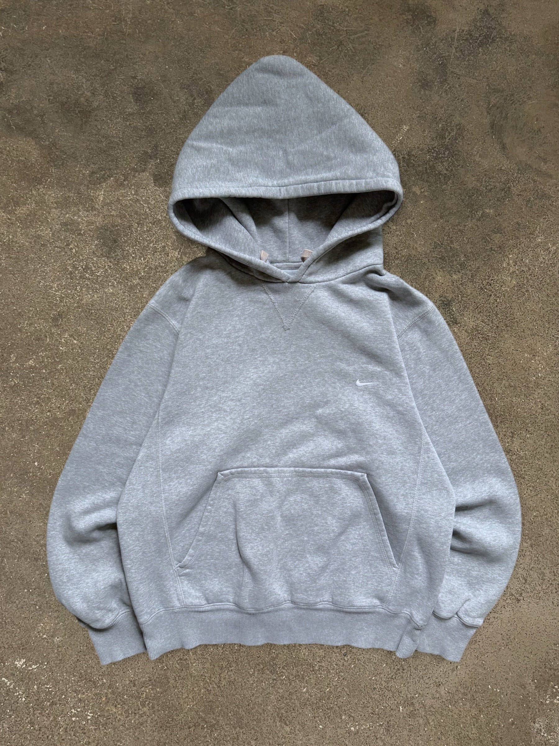VINTAGE 00S NIKE HOODIE