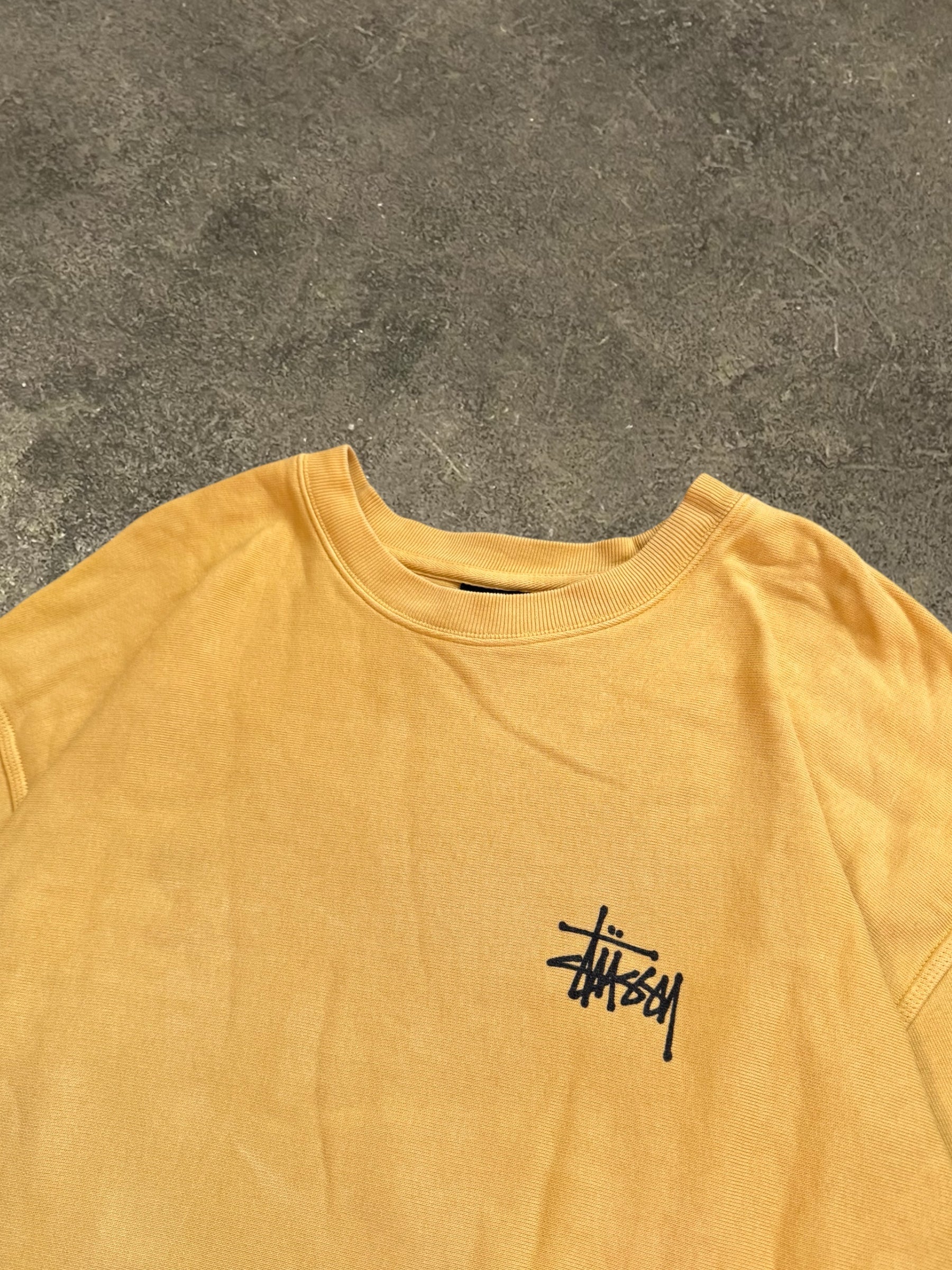 STÜSSY YELLOW BASIC LOGO SWEATSHIRT