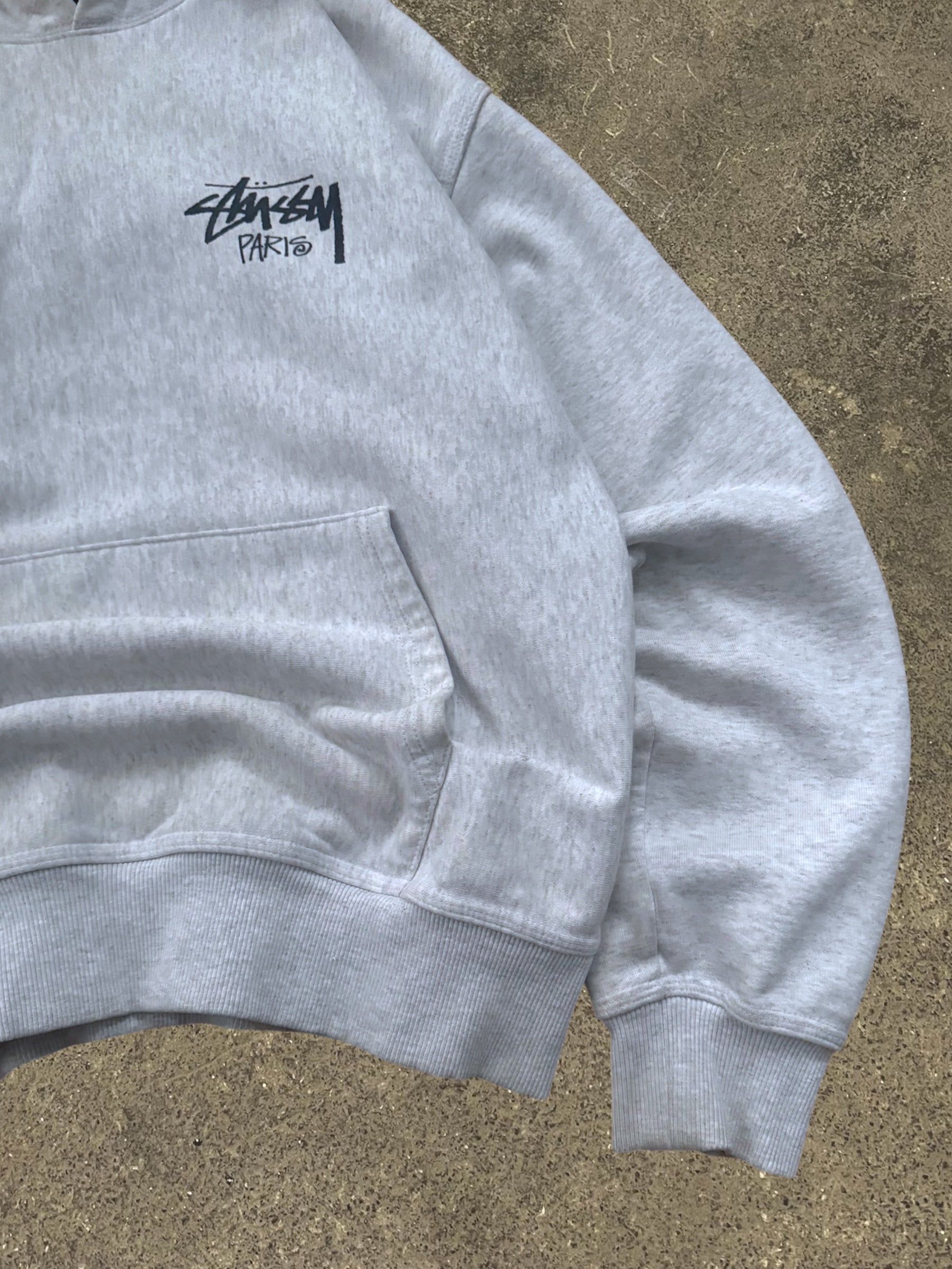 STÜSSY PARIS BASIC LOGO HOODIE