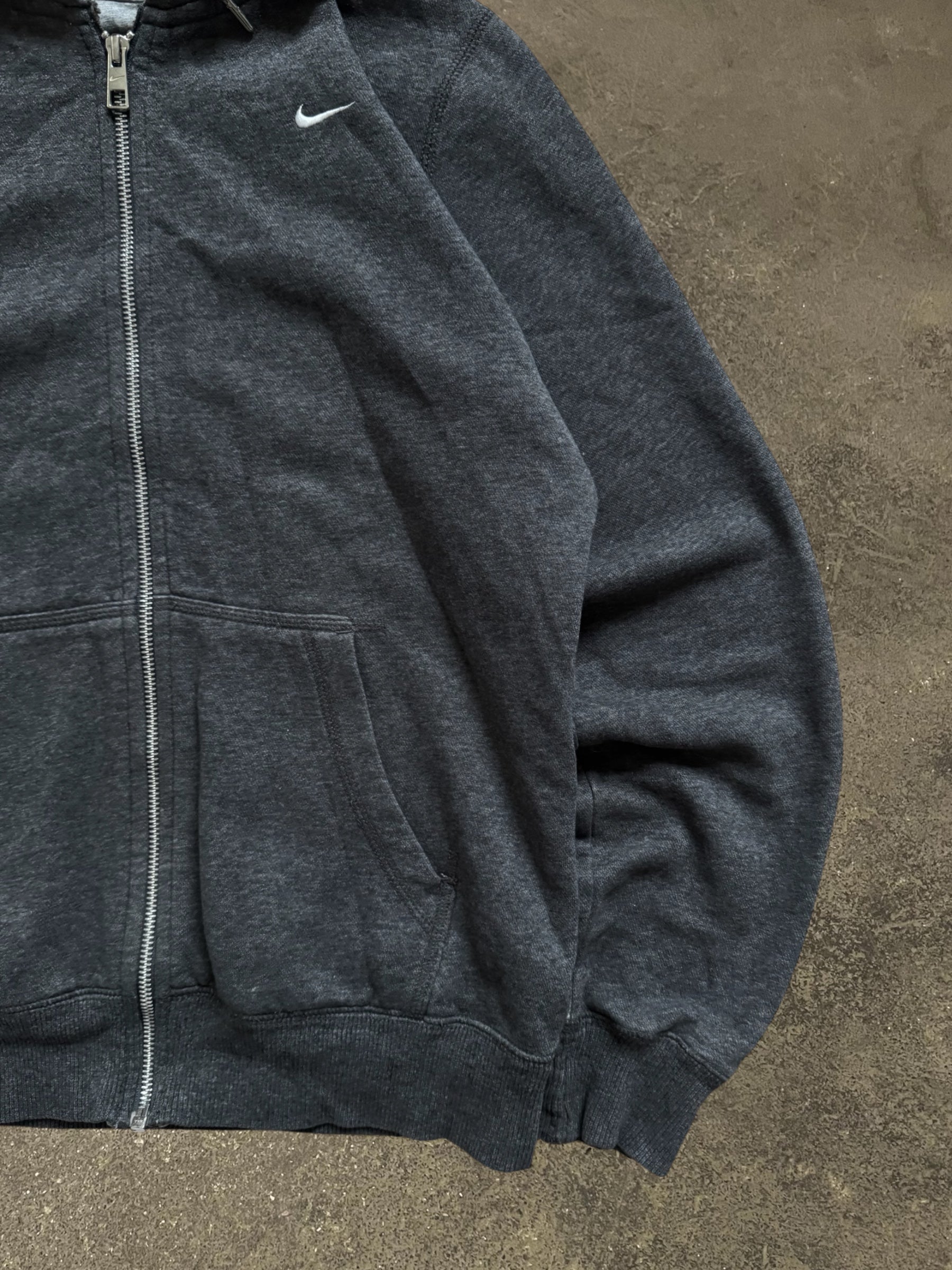 VINTAGE 00S NIKE ZIP-UP HOODIE