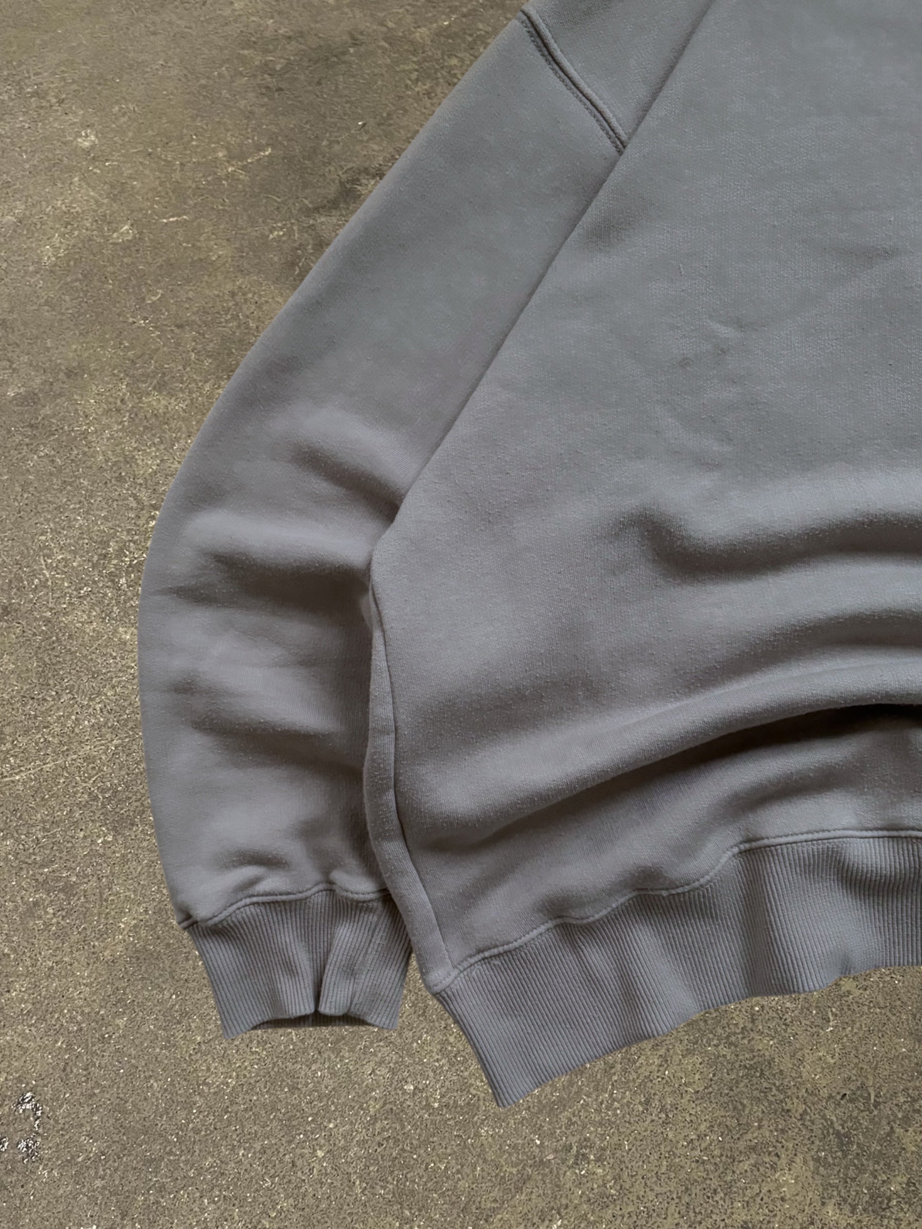 VINTAGE 90S REEBOK SWEATSHIRT