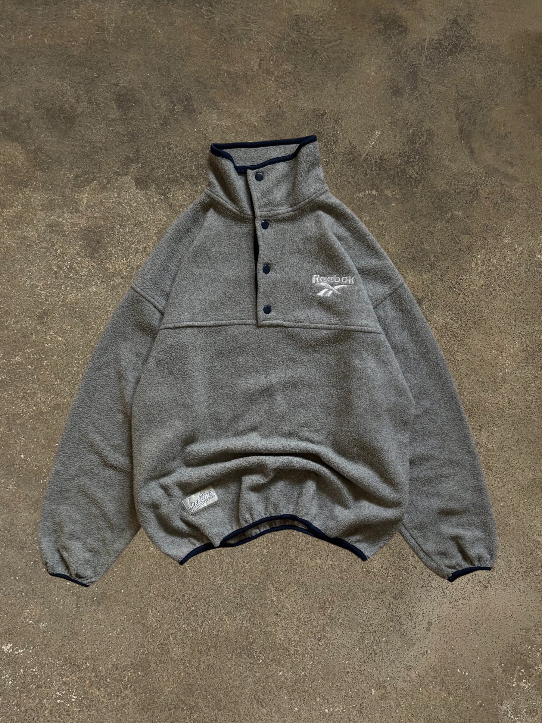 VINTAGE 90S REEBOK FLEECE