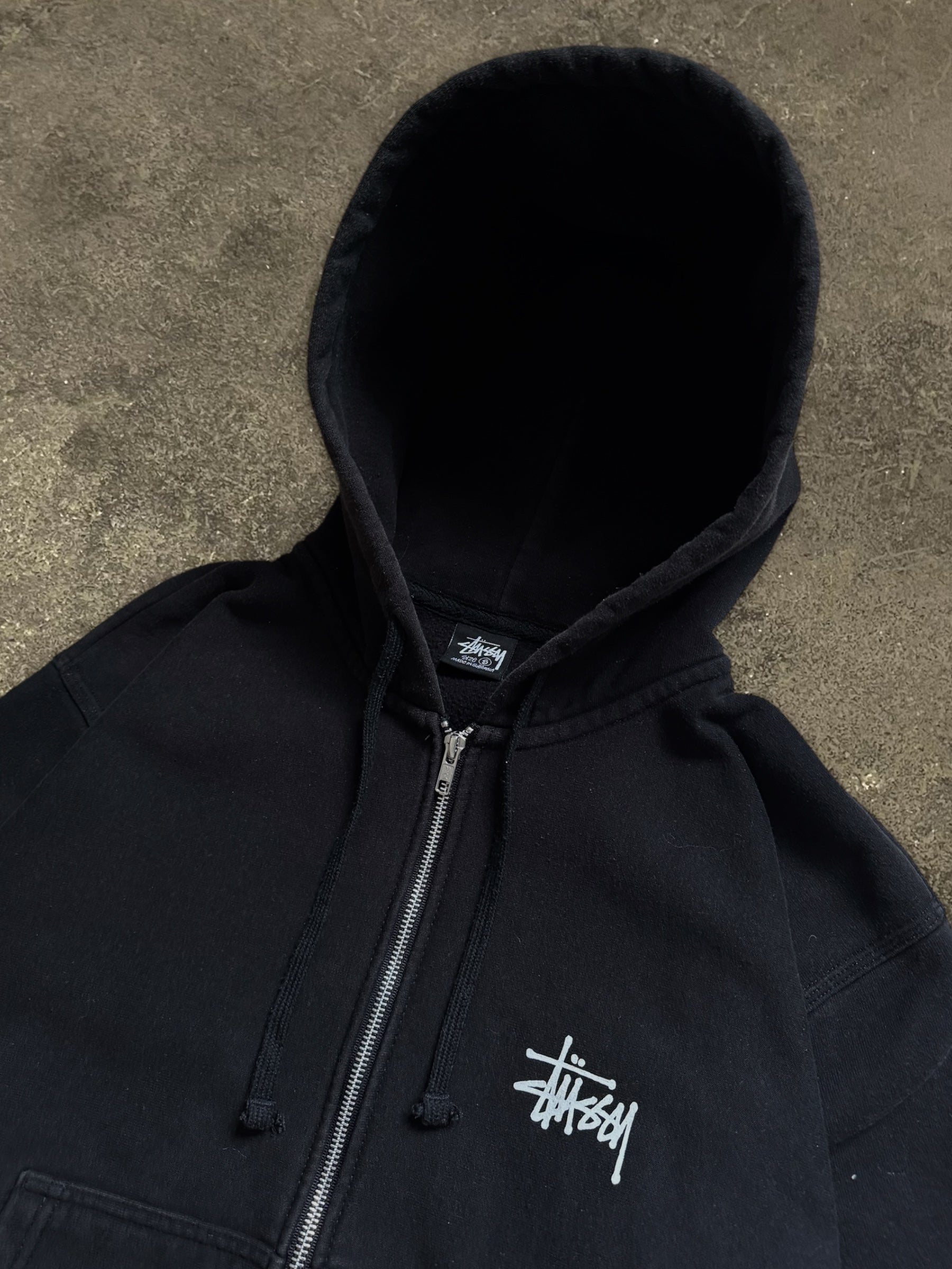 STÜSSY BASIC LOGO ZIP-UP HOODIE