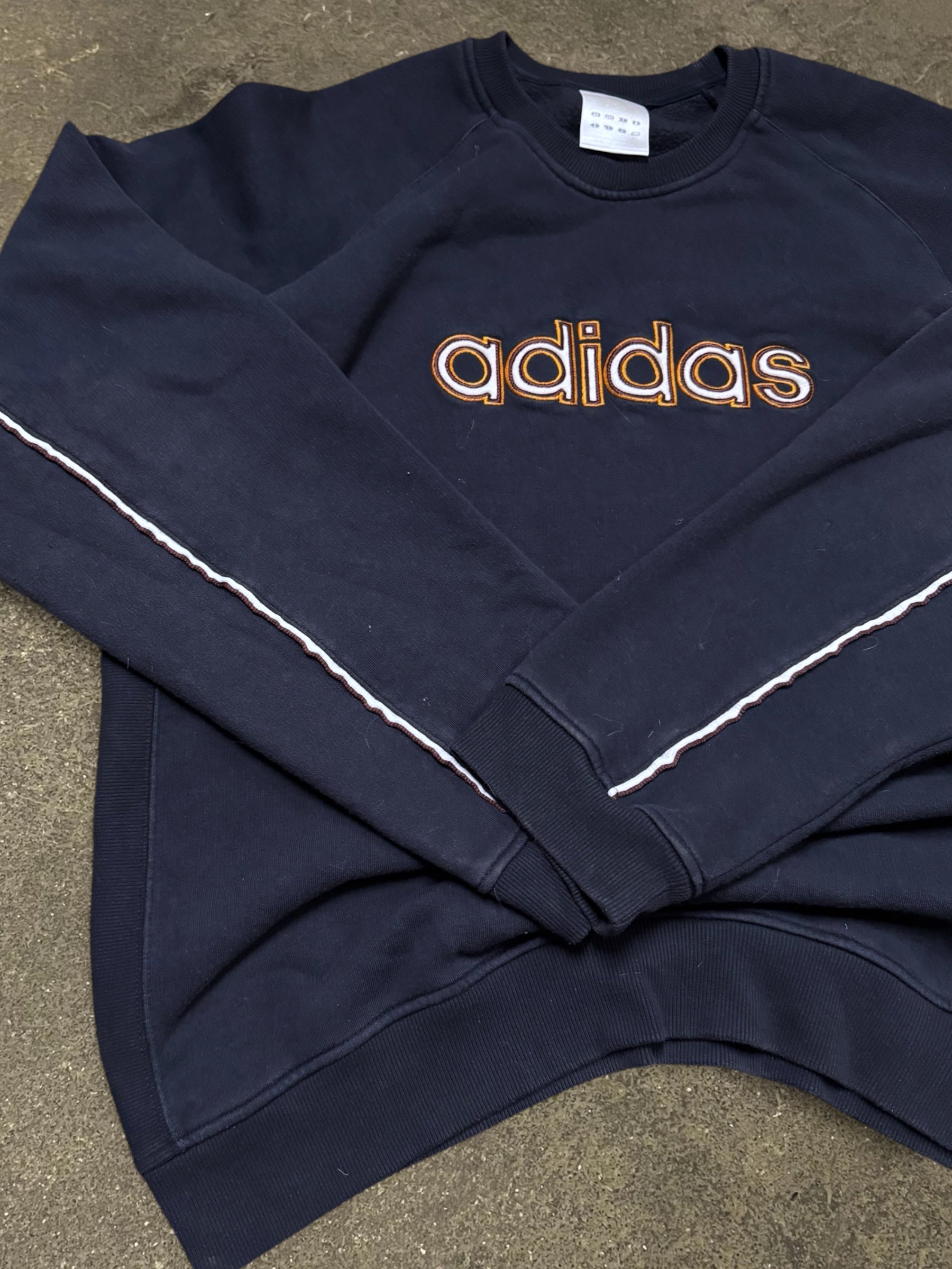 VINTAGE 00S ADIDAS SWEATSHIRT