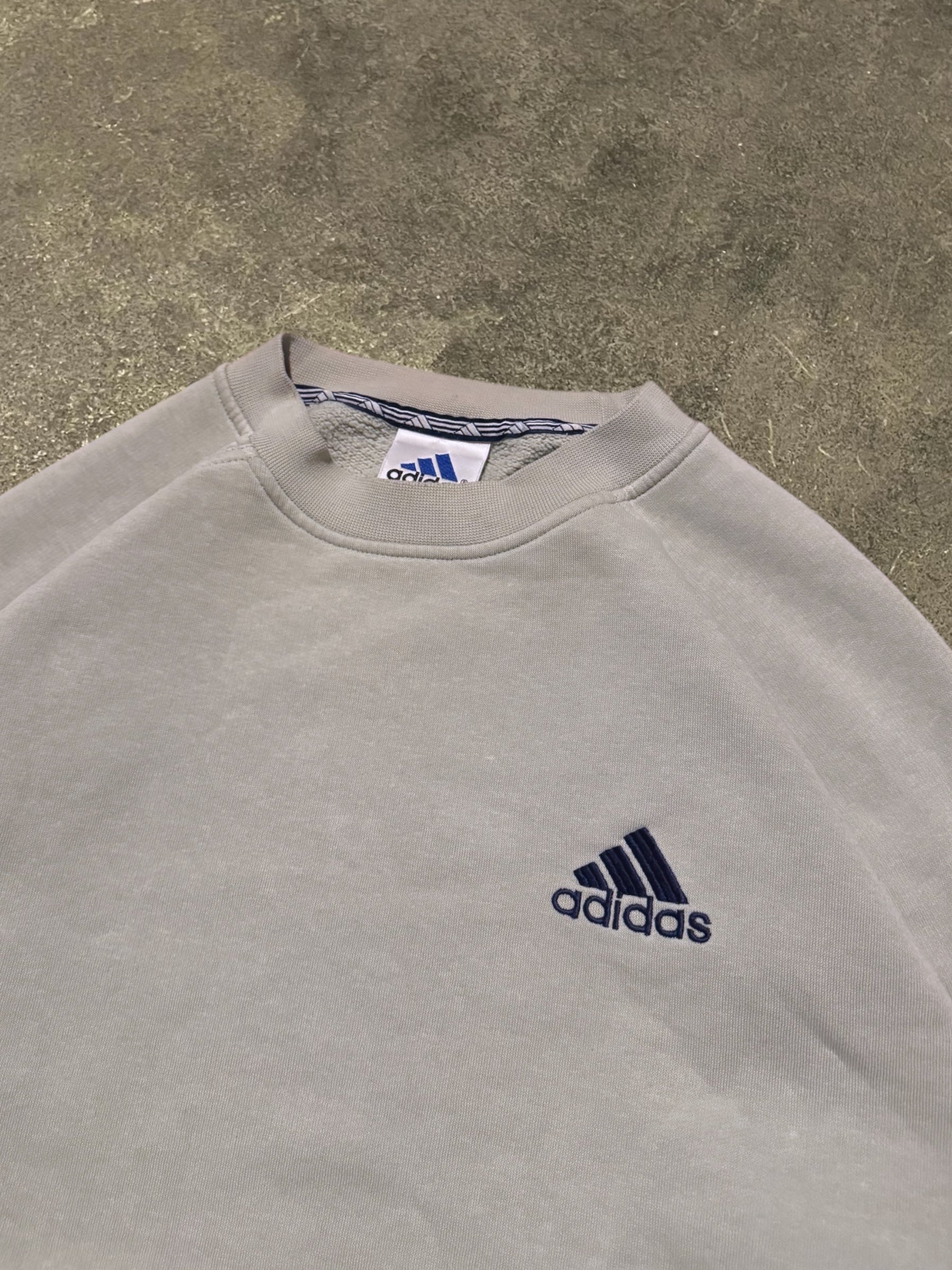 VINTAGE 90S ADIDAS LITTLE LOGO SWEATSHIRT