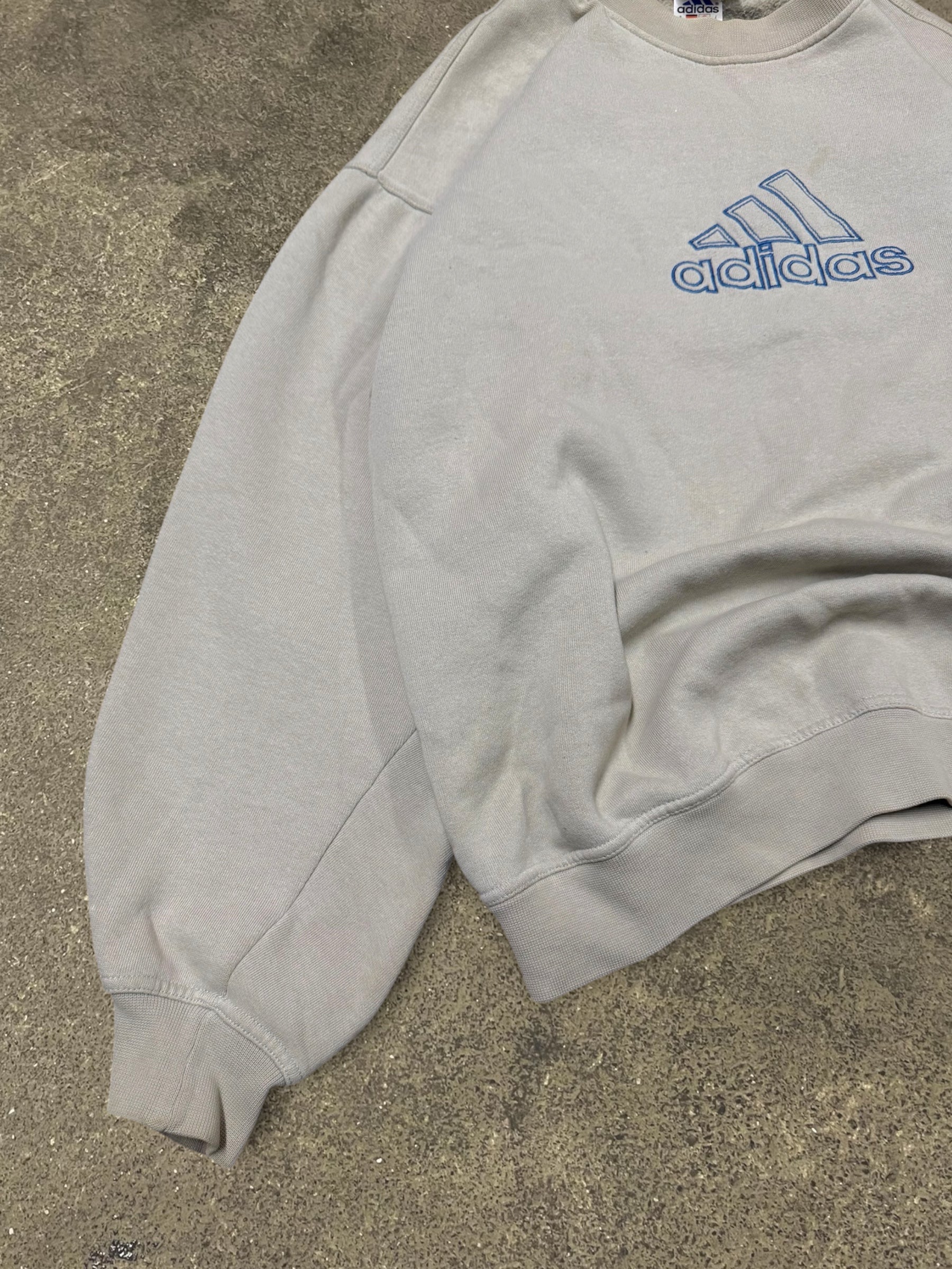 VINTAGE 90S ADIDAS SWEATSHIRT