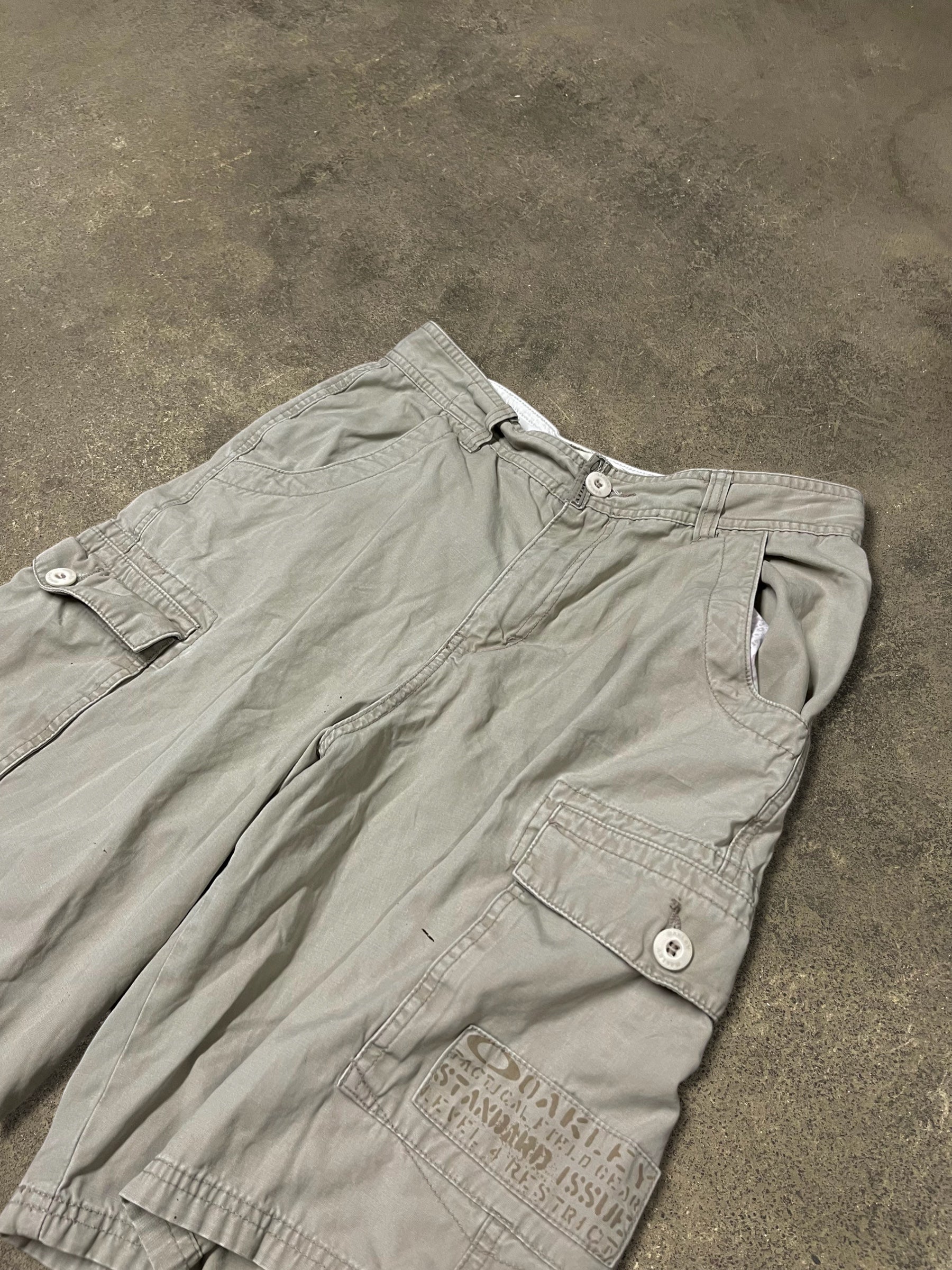 OAKLEY CARGO SHORTS