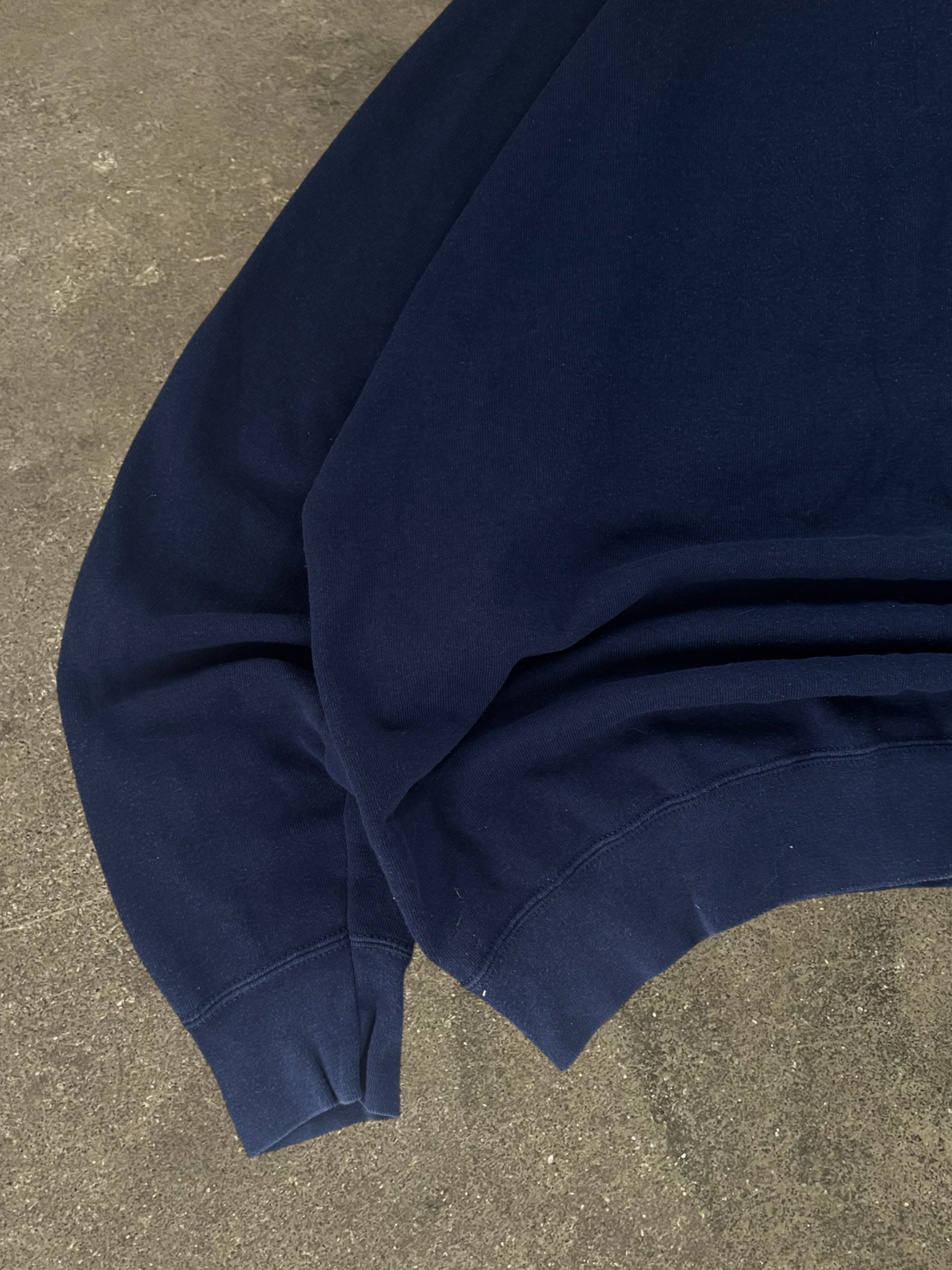 NAVY FRUIT OF THE LOOM BLANK SWEATSHIRT