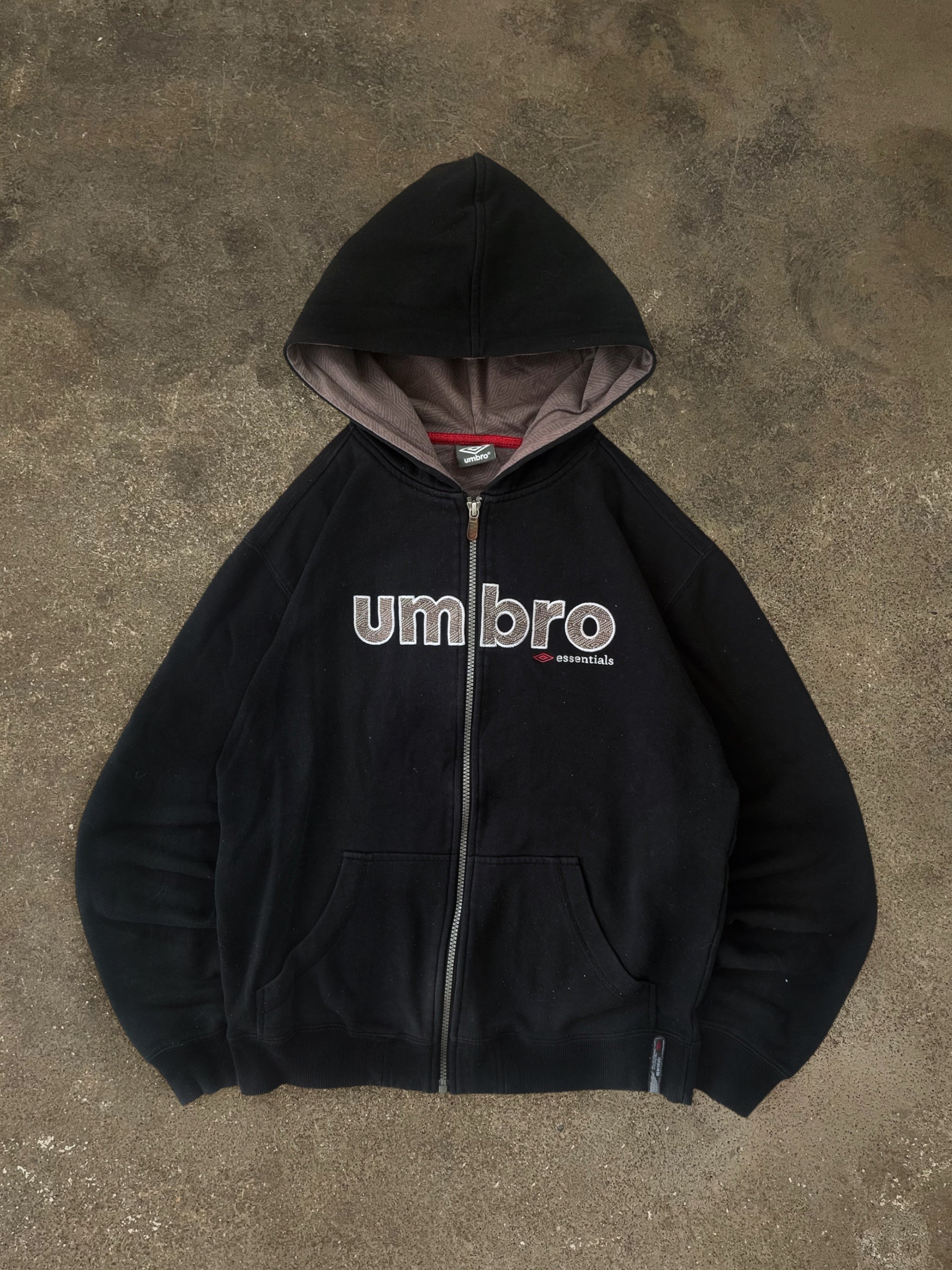 VINTAGE UMBRO BLACK ZIP-UP HOODIE
